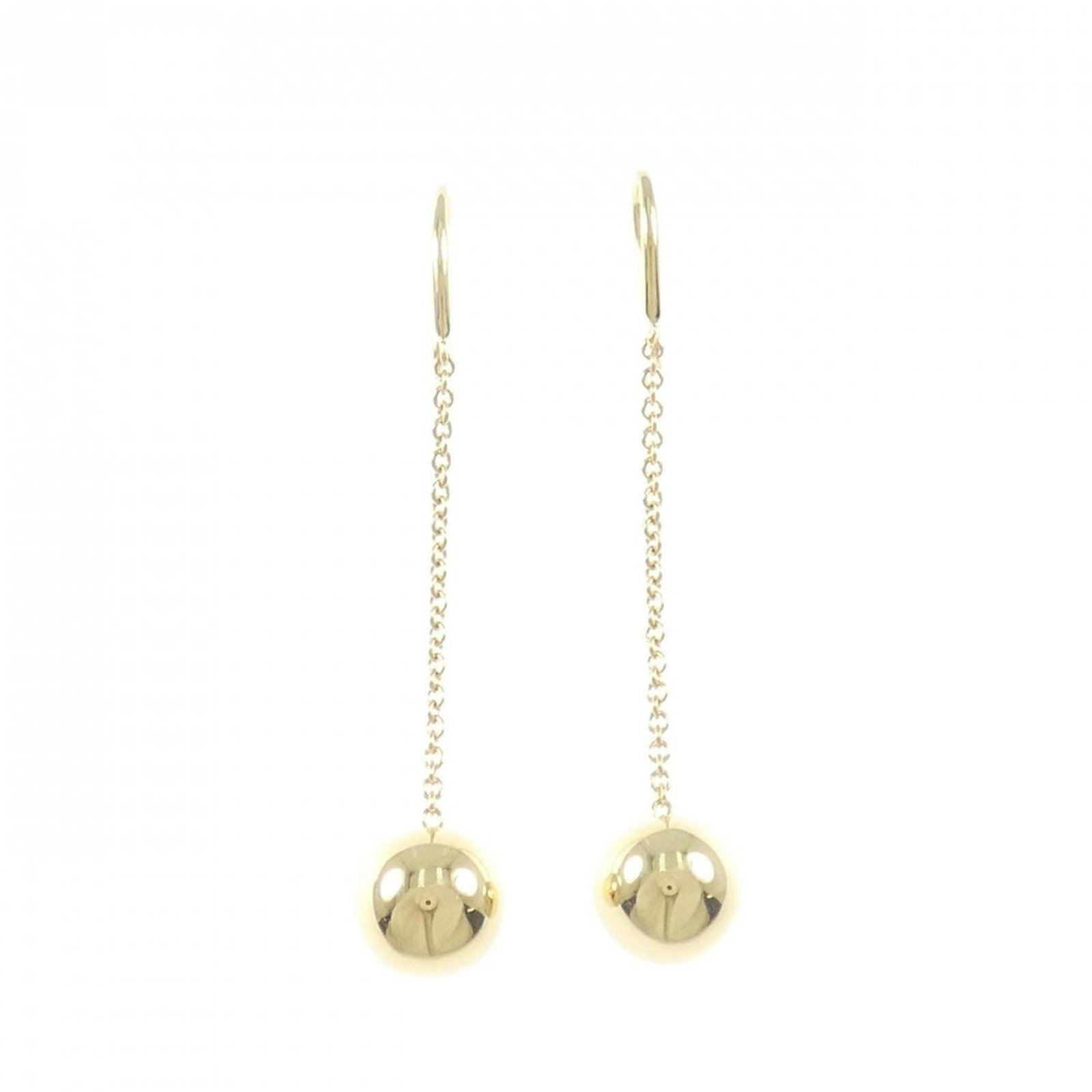 Tiffany Chain Earrings in Yellow Gold: Tiffany Chain Earrings in Yellow Gold Tiffany Chain Earrings in Yellow Gold are crafted from 18K yellow gold, offering a touch of elegance and sophistication. With their classic chain design, these ea