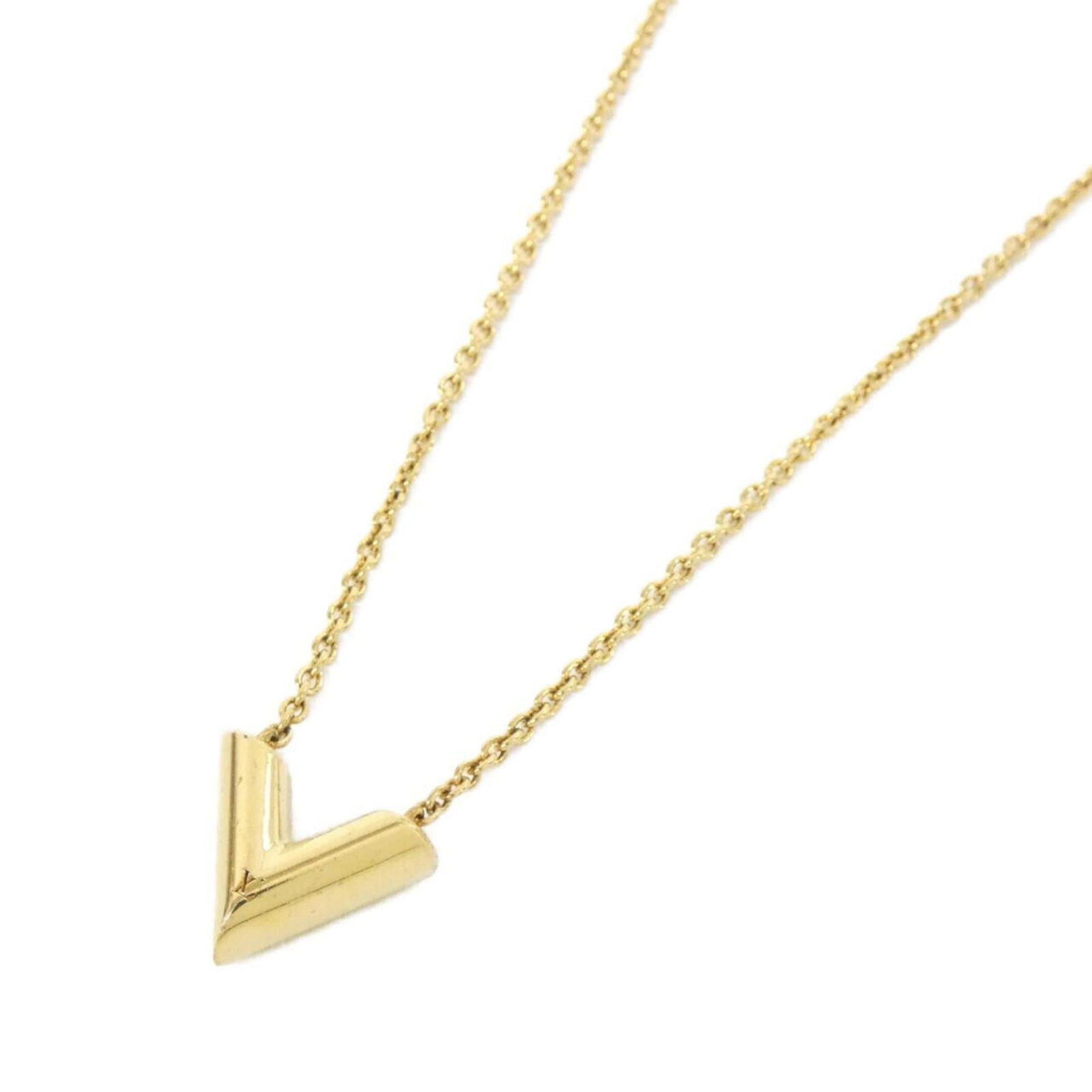 Louis Vuitton Essential V Necklace M61083: Louis Vuitton Essential V Necklace M61083 Gold Louis Vuitton Essential V Necklace M61083, featuring a 15mm x 16mm pendant with a gold finish. This necklace falls within the 42.5-47 cm neck circumferen