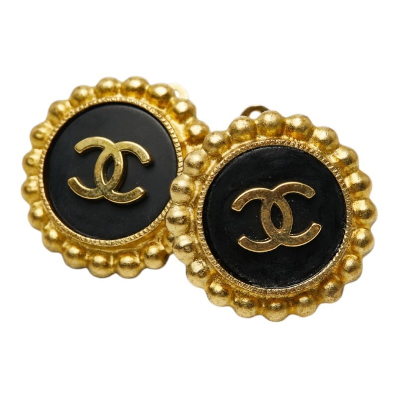 Chanel Clip Earrings: Chanel Clip Earrings Used Chanel Clip Earrings in black and gold, measuring 26.20mm x 26.20mm. The earrings bear traces of usage with minor scratches and dirt, but are generally in good condition.