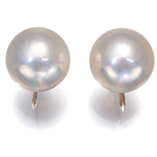 Yellow Gold Mabe Pearl 585 14K 13.6Mm Tasaki Earrings: Yellow Gold Mabe Pearl 585 14K 13.6Mm Tasaki Earrings Yellow gold earrings featuring a large Mabe pearl, measuring 13.6mm in diameter, are crafted from 14k metal for durability and shine. The clip-on 