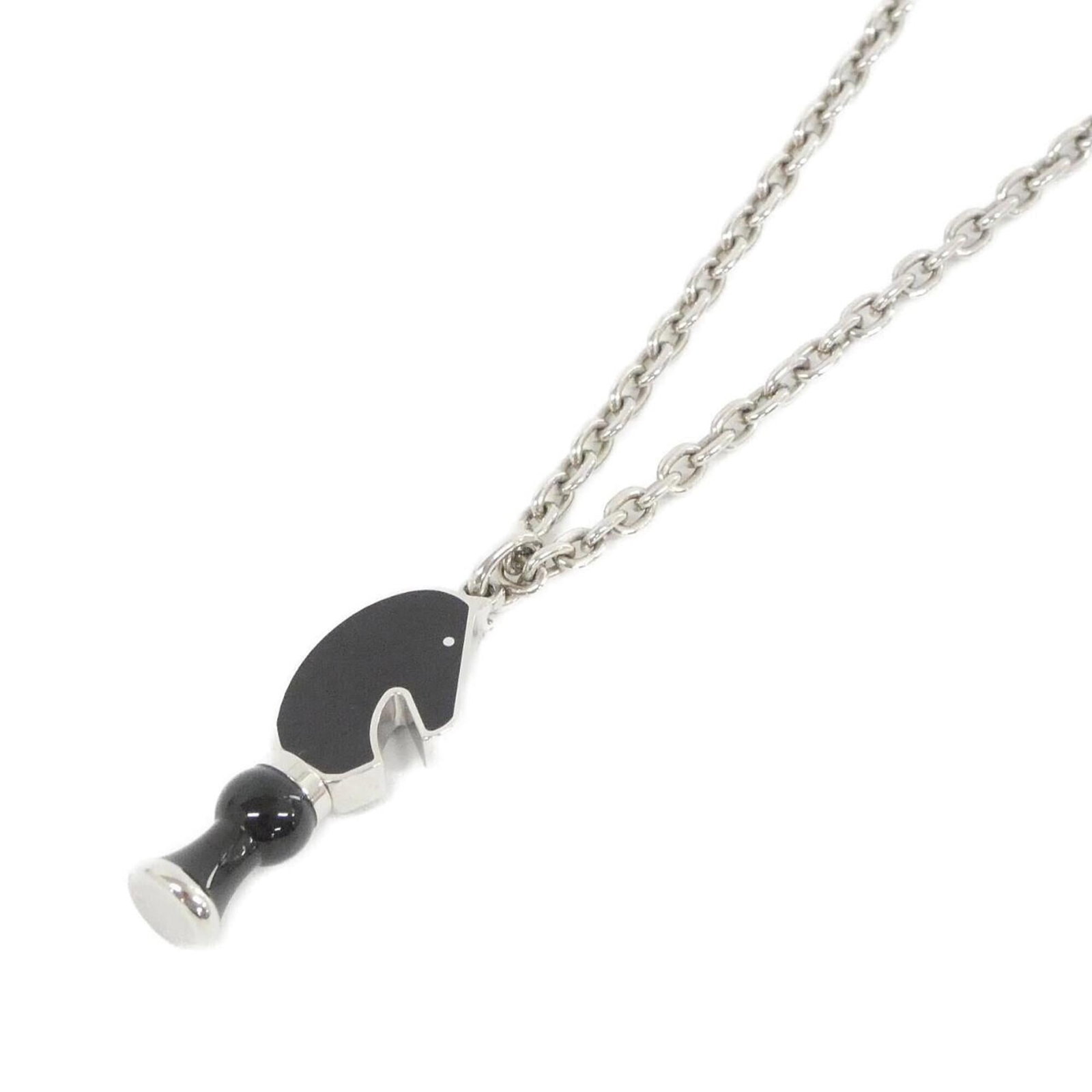 Cavalier Hermes Necklace 077303Fp: Cavalier Hermes Necklace 077303Fp Palladium Cavalier necklace from Hermes, featuring a striking black design. The necklace boasts a 40mm x 10mm pendant and adjustable neck circumference to fit 46-56