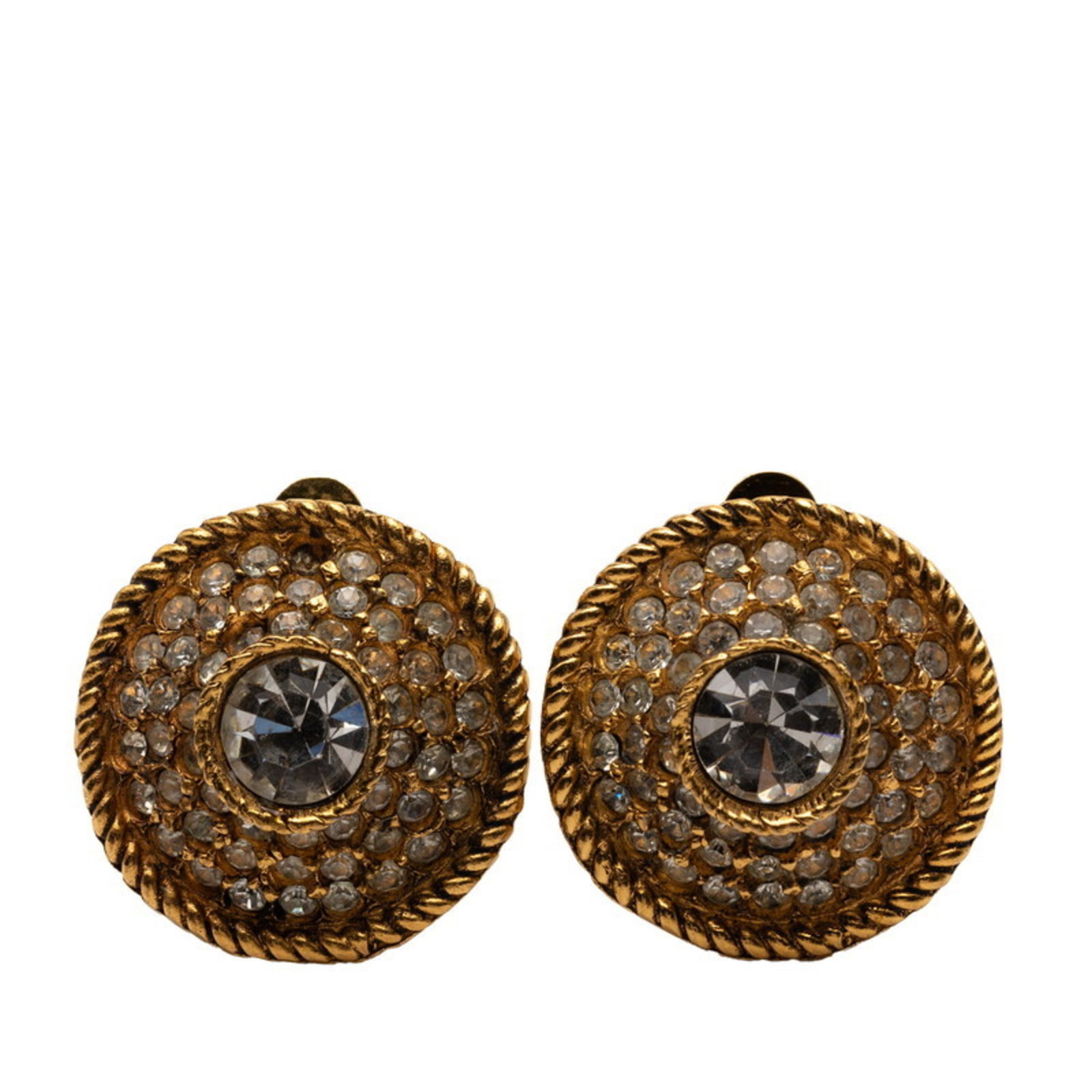 Clip earrings gold plating by Chanel: Clip earrings gold plating by Chanel Clip earrings in gold plating by Chanel, featuring rhinestone stones and measuring 21.40mm x 21.40mm, are a stylish accessory for women's everyday wear. The item h