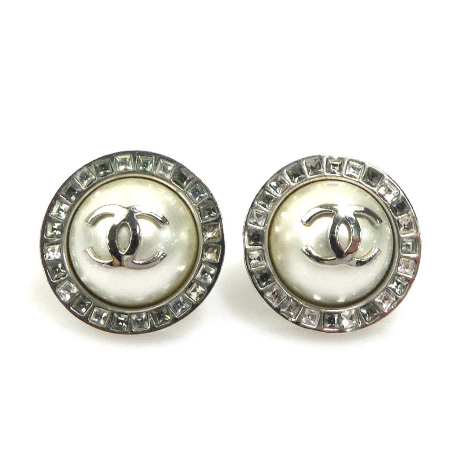 Artificial Pearl Metal Stud Earrings Chanel (1 of 5)