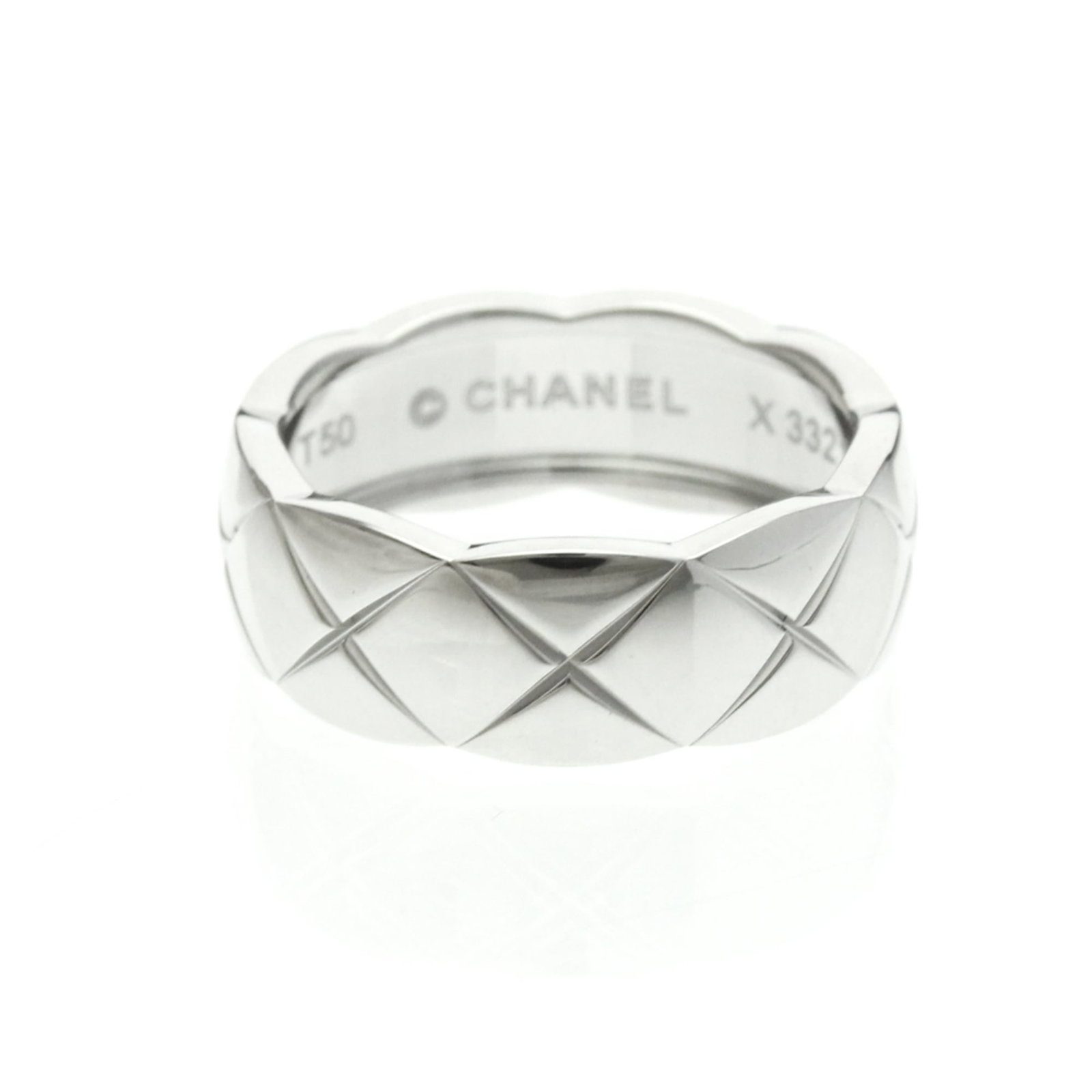 Chanel White Gold Ring Band 18K: Chanel White Gold Ring Band 18K Chanel White Gold Ring Band 18K features a sleek and sophisticated design, crafted from high-quality white gold (18K) metal. The band's slender width and elegant style 