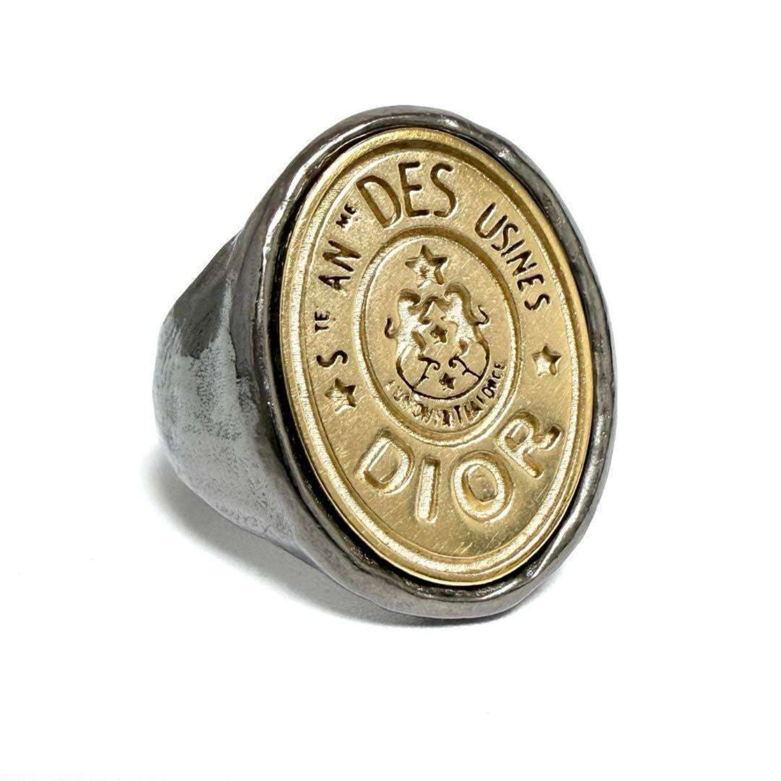 Dior Metal Ring Christian Band: Dior Metal Ring Christian Band Christian Dior's Metal Ring features a sleek, modern design with a band style that suits both men and women. Made from metal, this ring boasts a classic look with some m