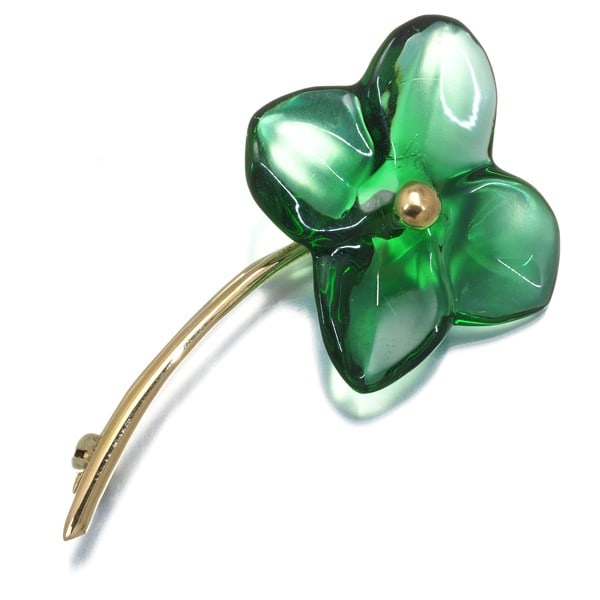 Baccarat Brooch Crystal Glass Hortensia Flower Green 18K 750 Yellow Gold: Baccarat Brooch Crystal Glass Hortensia Flower Green 18K 750 Yellow Gold Baccarat Crystal Glass Hortensia Flower Green 18K 750 Yellow Gold Brooch features a stunning natural Baccarat crystal main ston