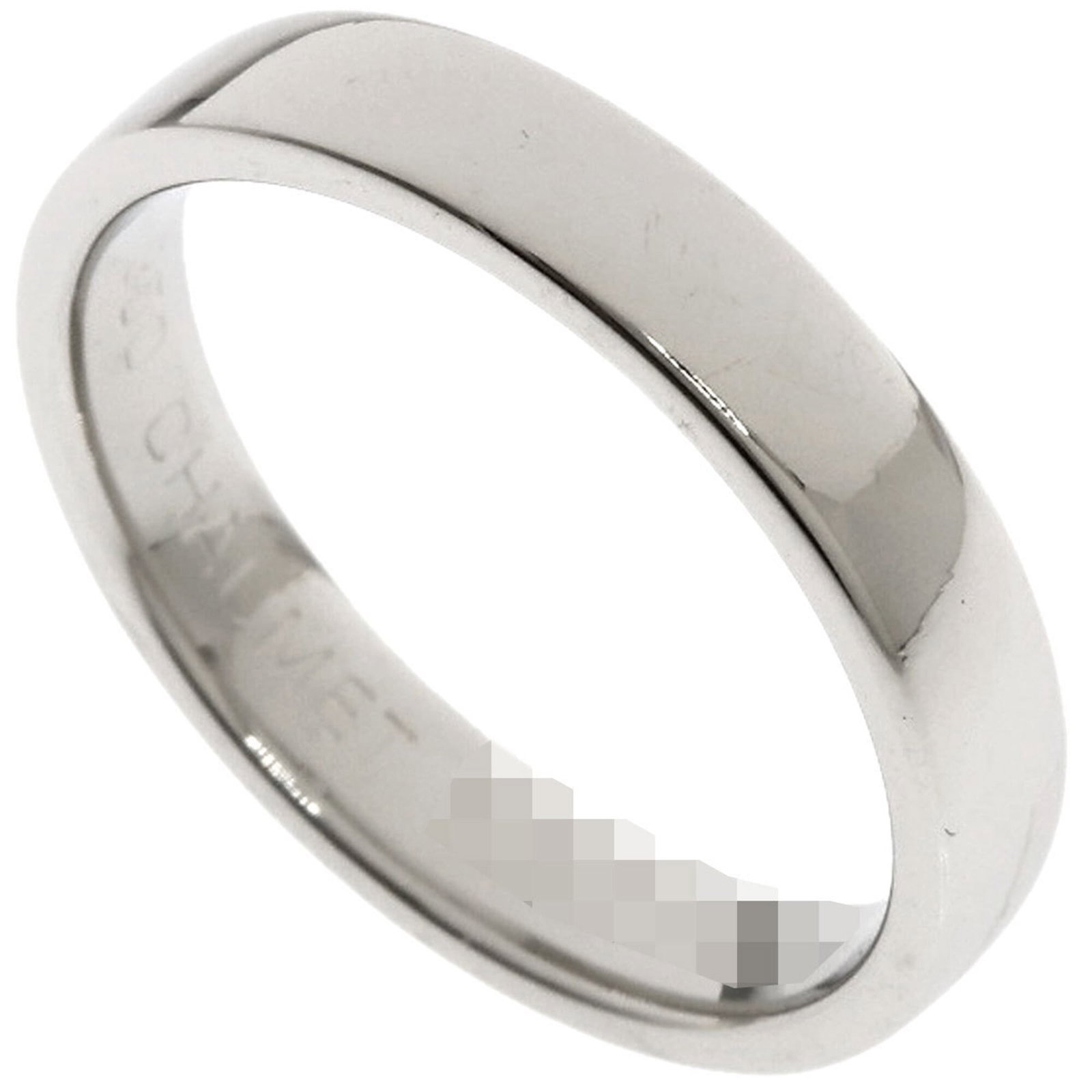 Chaumet Band Ring Platinum 950: Chaumet Band Ring Platinum 950 Platinum 950 band ring from renowned French jeweler Chaumet, showcasing sleek design and exceptional craftsmanship. This like-new condition piece boasts a subtle eleganc