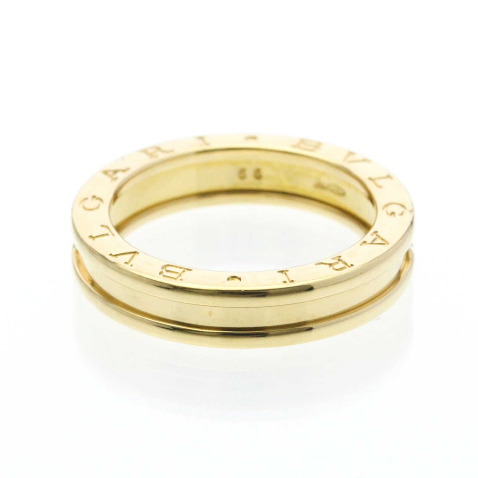 Bvlgari Band Ring Yellow Gold (18K): Bvlgari Band Ring Yellow Gold (18K) Yellow Gold (18K) Bvlgari Band Ring for the modern style enthusiast, featuring a sleek and sophisticated design in 18k yellow gold. This fashion band ring boasts a 