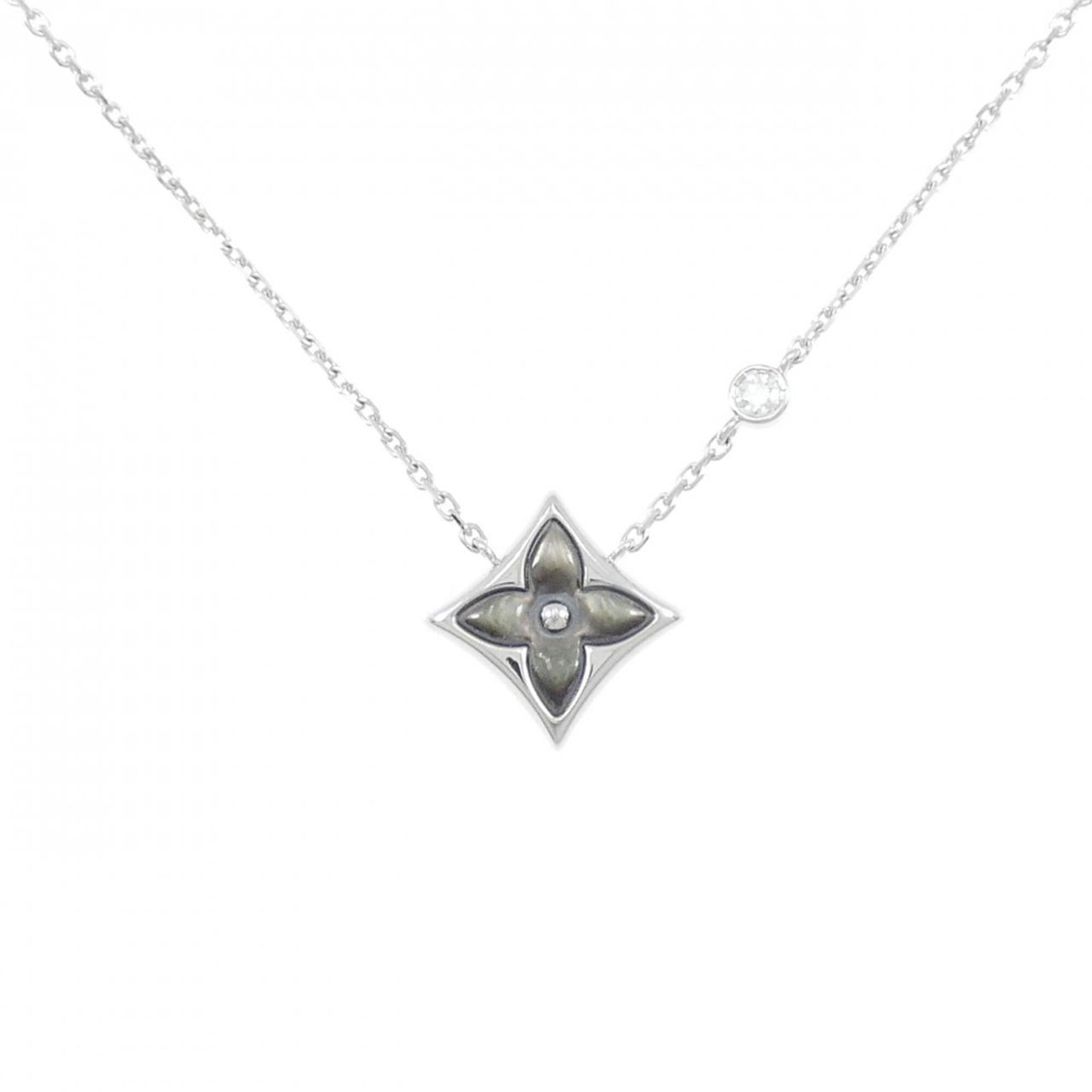 Star Blossom Louis Vuitton Necklace: Star Blossom Louis Vuitton Necklace Item Specifics: Brand: Louis Vuitton Necklace Type: Necklace Pendant Type: Pendant Gender: Women Material: White Gold (18K) Neck Circumference: 41 cm / 16.14''