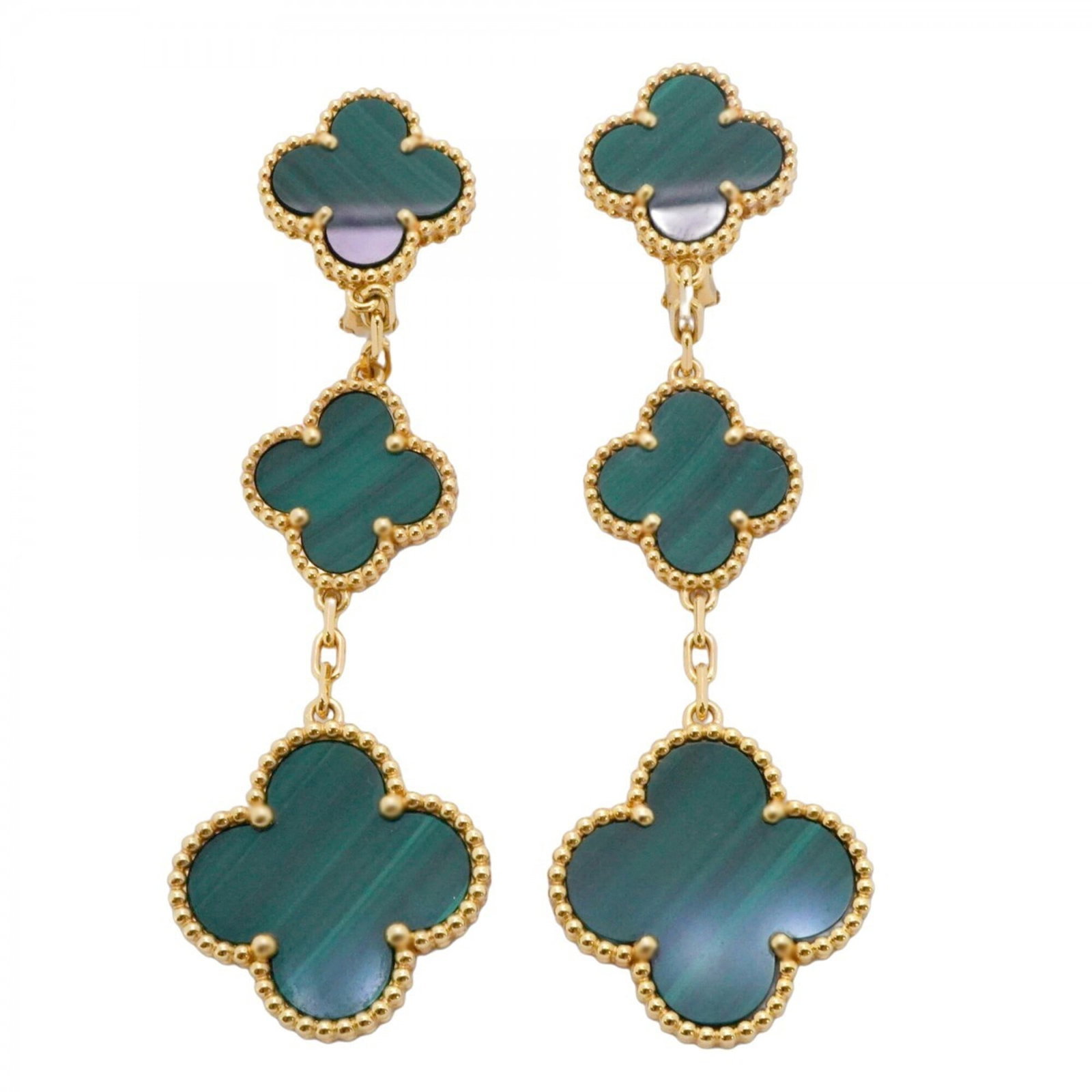 Van Cleef & Arpels Stud Earrings Yellow Gold (18K): Van Cleef & Arpels Stud Earrings Yellow Gold (18K) Stunning Van Cleef & Arpels stud earrings in 18K yellow gold, featuring a striking malachite stone. The intricate design showcases the beauty of