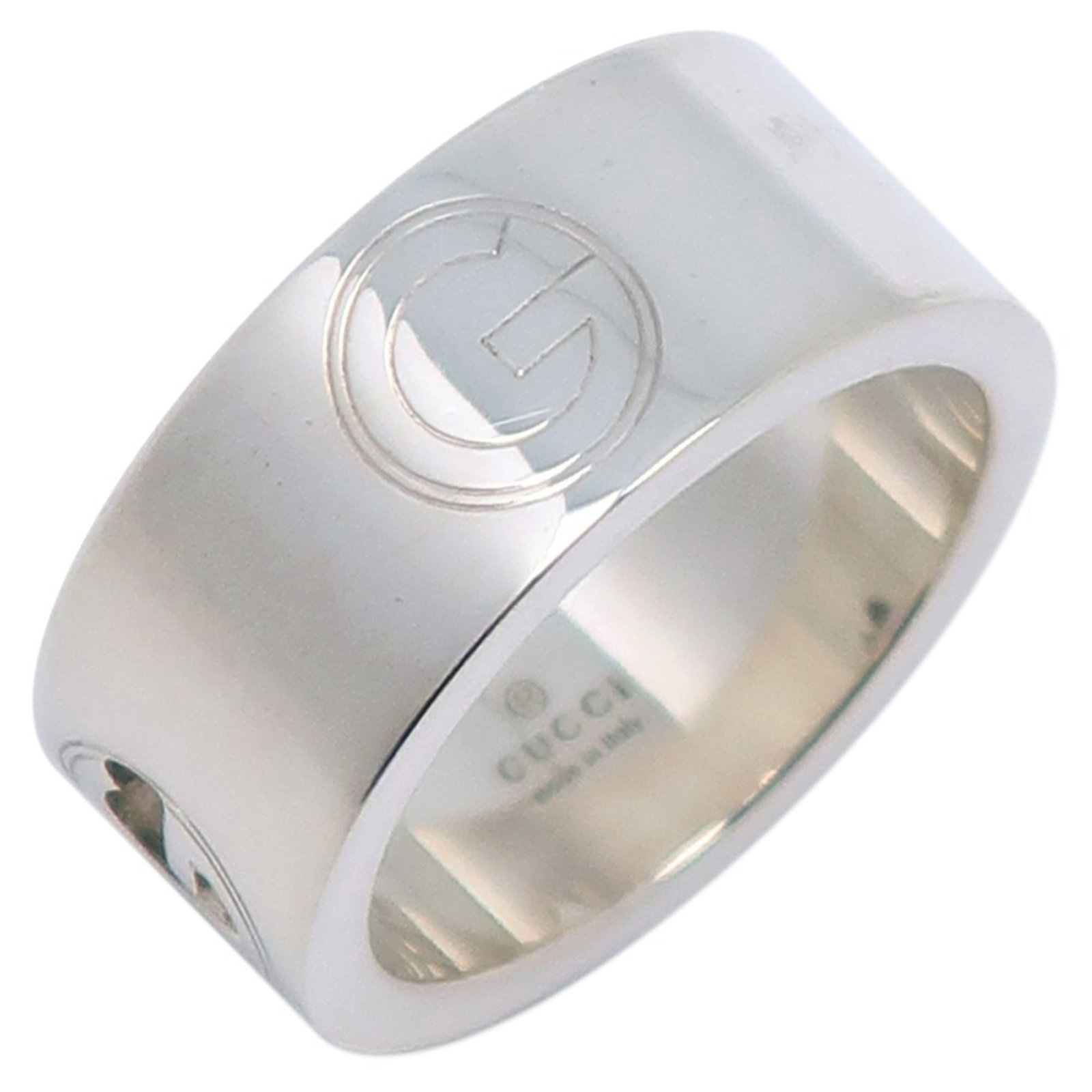 Gucci ring band silver 925: Gucci ring band silver 925 Silver 925 band ring from Gucci, featuring a sleek and modern design. This used item shows hardly any signs of wear, with nice condition that makes it stand out. A great opt