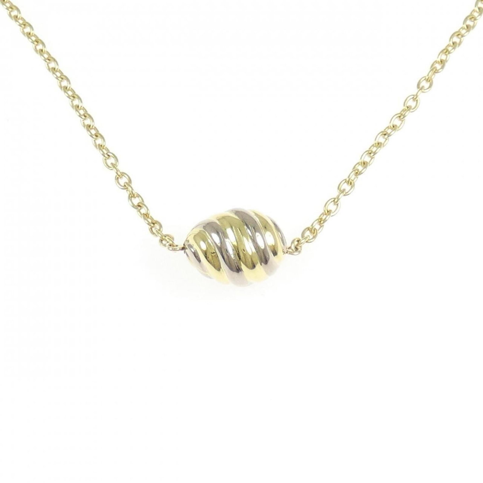 Cartier 750Yg 750Wg Necklace: Cartier 750Yg 750Wg Necklace The Cartier 750Yg 750Wg Necklace boasts elegant white gold and yellow gold accents, set in an exquisite pendant that measures 10.4mm x 18.2mm. With a comfortable neck