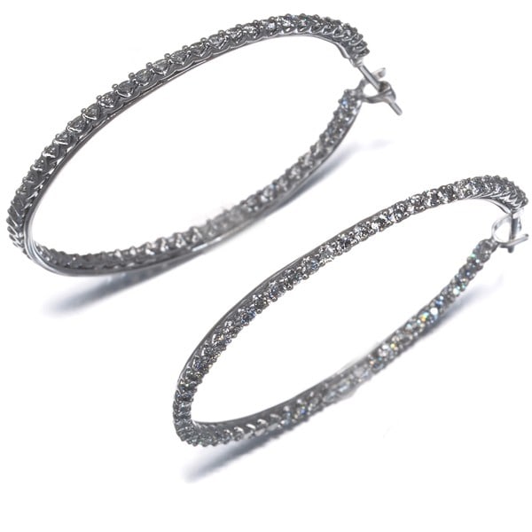 Diamond 1.38Ct/ 1.38Ct Hoop Earrings 18K 750 White Gold: Diamond 1.38Ct/ 1.38Ct Hoop Earrings 18K 750 White Gold 18k White Gold Hoop Earrings feature two natural diamonds, each weighing 1.38 carats, set in a classic hoop design. The earrings showcase the