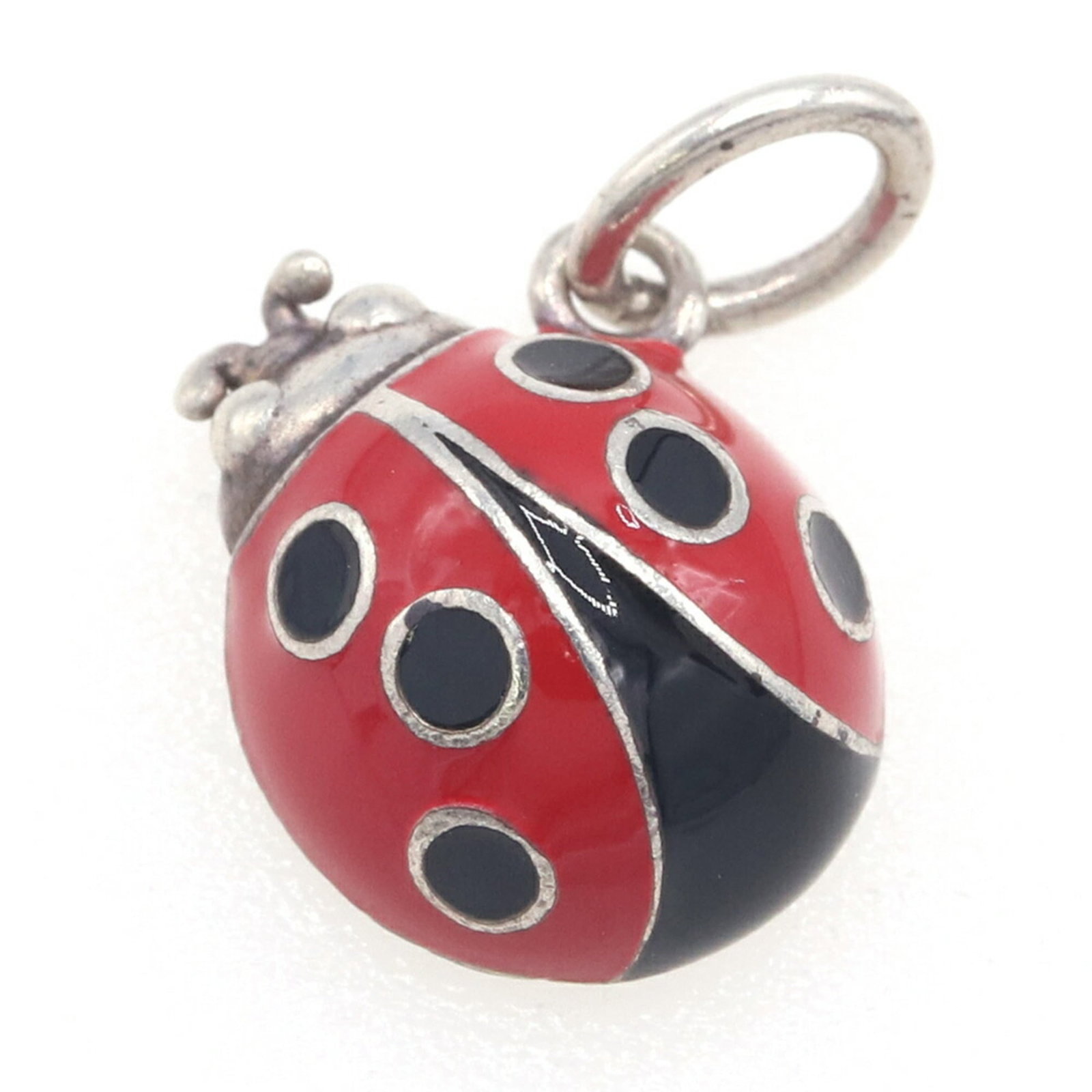 Silver Sterling Sv Pendant Necklace Ladybug Top Red Black For Women Tiffany: Silver Sterling Sv Pendant Necklace Ladybug Top Red Black For Women Tiffany Sterling silver pendant necklace in black and red, featuring a ladybug top design. The necklace bears a Tiffany hallmark and