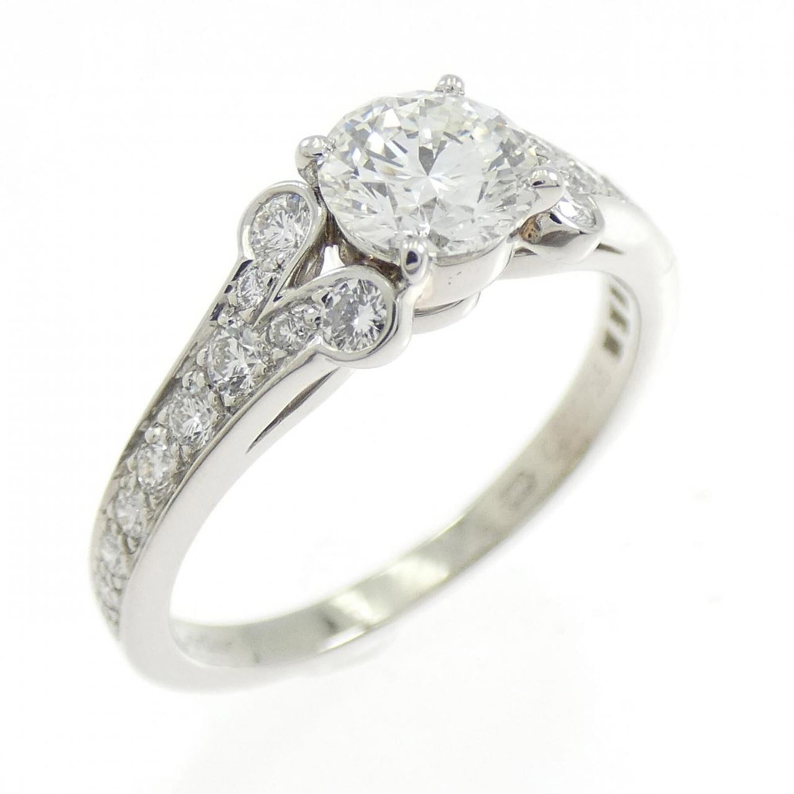 Ring Band by Platinum 950: Ring Band by Platinum 950 Platinum 950 band ring from Cartier, featuring a high-quality platinum material and a classic design. This used (like new) item shows hardly any traces of usage, making it a
