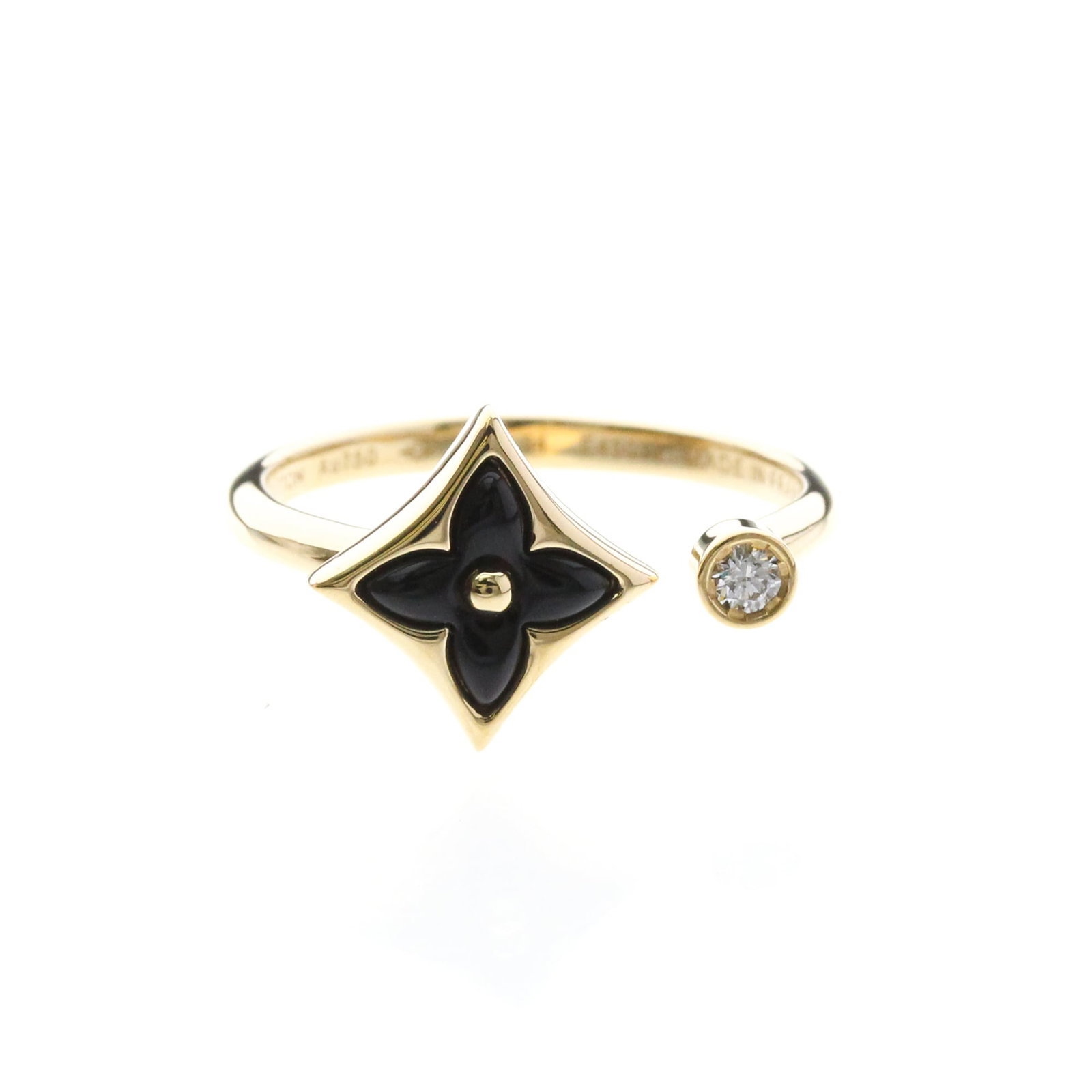 Louis Vuitton Band Ring Yellow Gold (18K): Louis Vuitton Band Ring Yellow Gold (18K) Yellow Gold (18K) Band Ring from Louis Vuitton, featuring a diamond and onyx stone set in 1.9mm wide band ring with an 11.20mm x 11.20mm stone size. This 54
