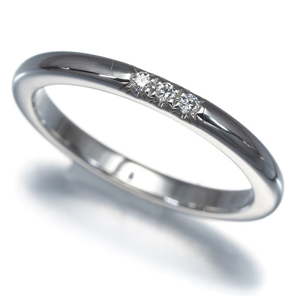 Tiffany&Co. Ring Diamond Tiffany Forever Wedding Band 2Mm 3P Us4 Pt 950: Tiffany&Co. Ring Diamond Tiffany Forever Wedding Band 2Mm 3P Us4 Pt 950 Tiffany & Co.'s 2mm platinum diamond wedding band boasts a natural diamond, weighing 3 points and set in a classic design. The r