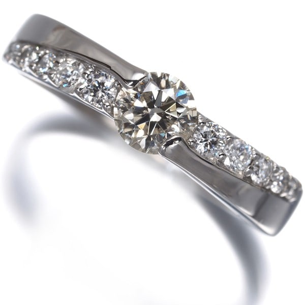 Light Yellow &Clear Diamond 0.37Ct/ 0.20Ct Ring 900 Platinum: Light Yellow &Clear Diamond 0.37Ct/ 0.20Ct Ring 900 Platinum Light yellow and clear diamond ring features a 0.37ct main stone, paired with a 0.20ct secondary stone, set in 900 platinum metal. The natu