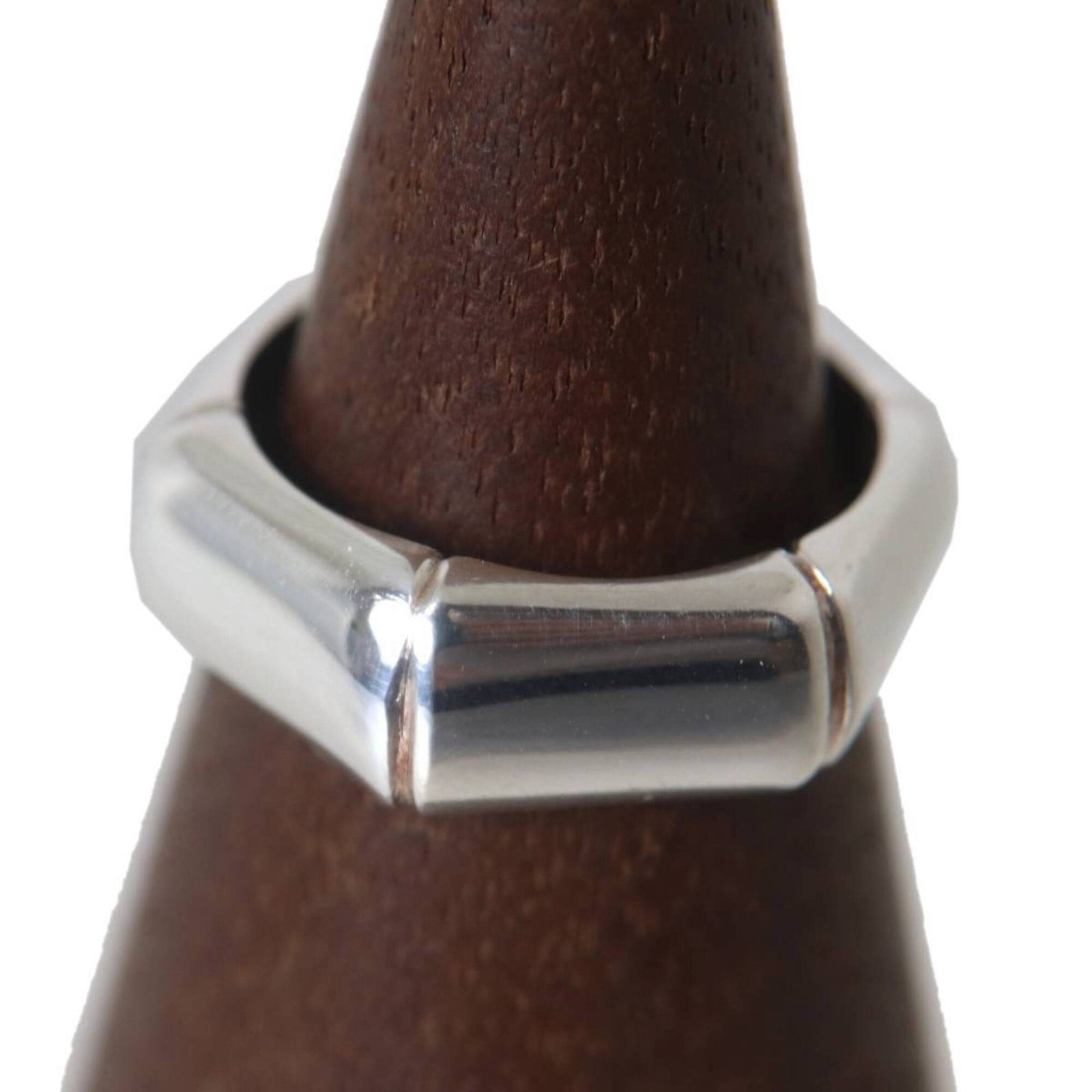 Bamboo ring sterling silver 925 size 12 gucci 6.4g: Bamboo ring sterling silver 925 size 12 gucci 6.4g Sterling silver ring from Gucci, featuring bamboo design in size 6.5 (US) and weighing 6.4g, made from high-quality material with a silver finish.