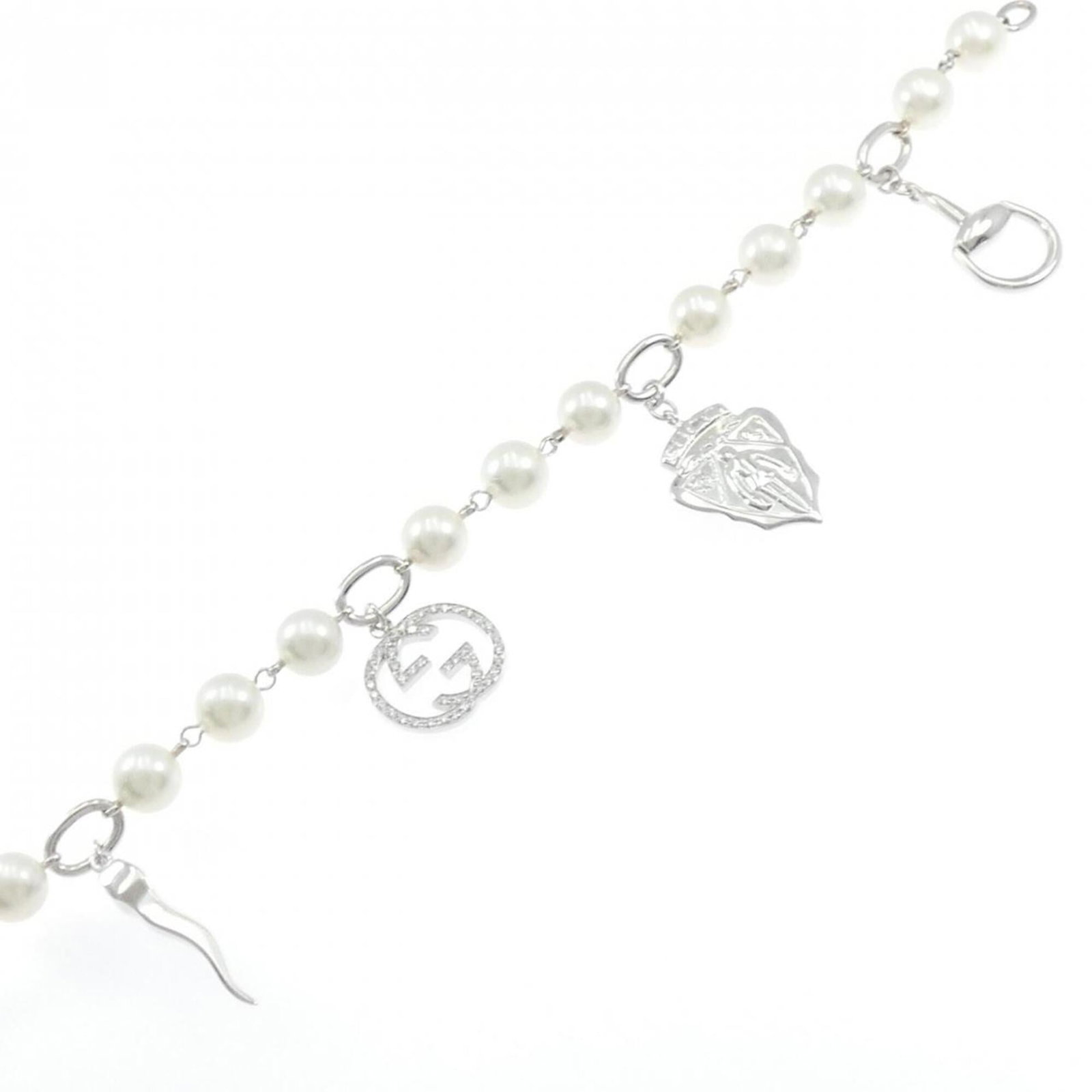 Gucci Charm Bracelet White Gold (18K): Gucci Charm Bracelet White Gold (18K) This Gucci charm bracelet in white gold (18K) features a diamond stone and measures 17cm / 6.69'' in length, making it a stylish accessory for everyday wear. The