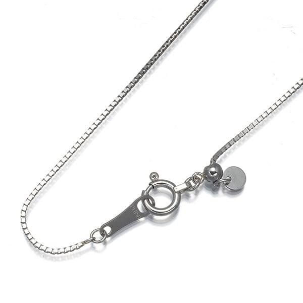 Box Chain Necklace 45Cm 850 Platinum: Box Chain Necklace 45Cm 850 Platinum Platinum metal purity of 850, a high level of refinement and strength. This box chain necklace measures 45cm in length, providing a versatile and elegant design op