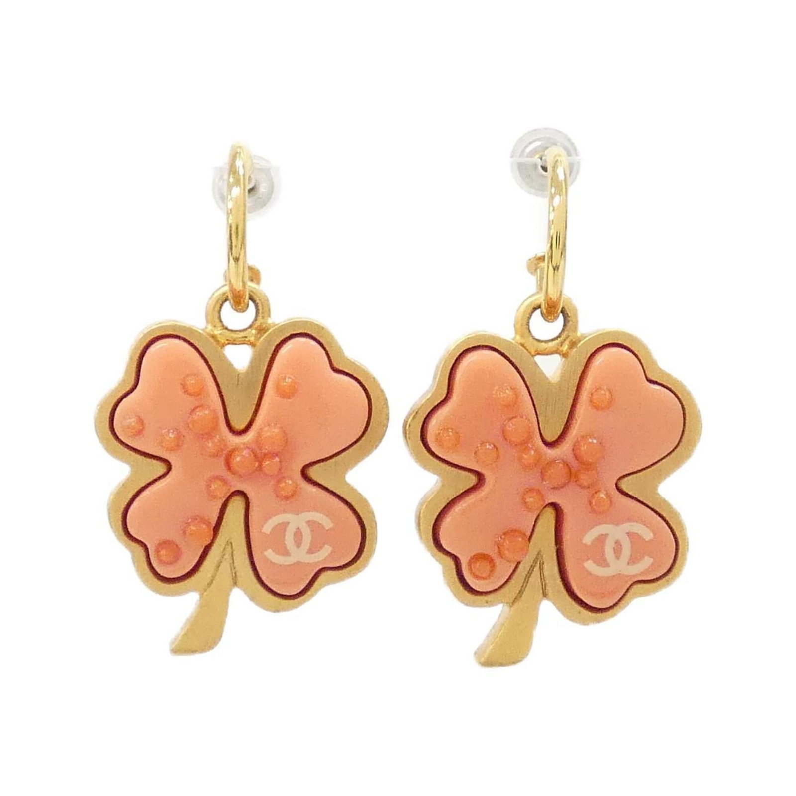 Chanel Stud Earrings: Chanel Stud Earrings Pink Chanel Stud Earrings with a subtle pink hue, measuring 27.00mm x 22.00mm in size, are available for purchase. These stud earrings showcase a few traces of usage, including so