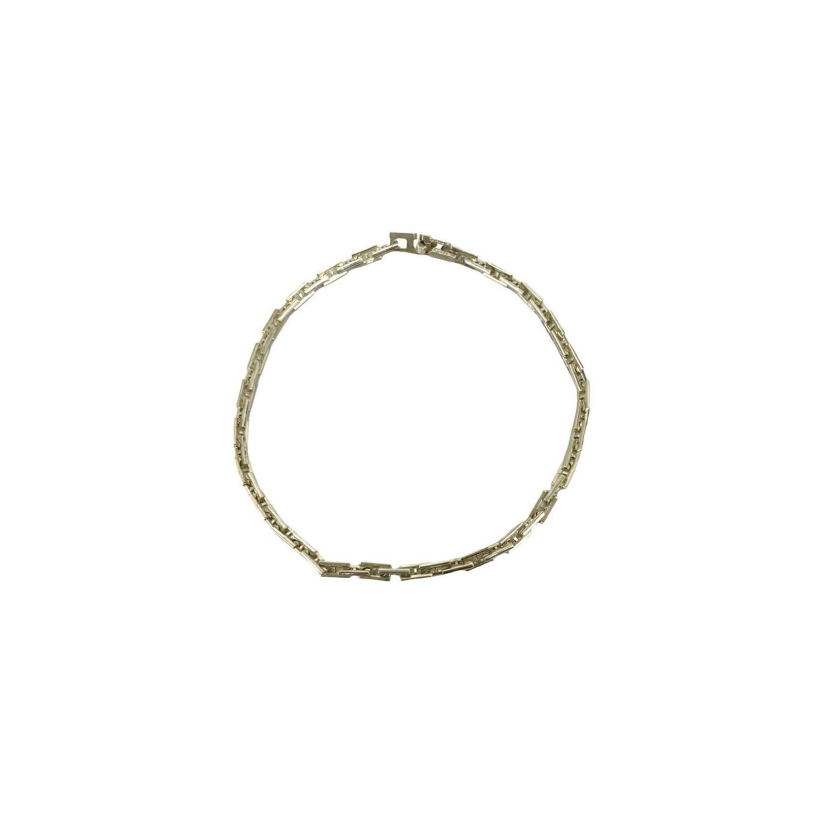 Silver Charm Bracelet 925 by Hermes: Silver Charm Bracelet 925 by Hermes Silver Charm Bracelet 925 by Hermes features a delicate, silver charm bracelet with a subtle sheen. The 17.5cm length offers a versatile fit for everyday wear,