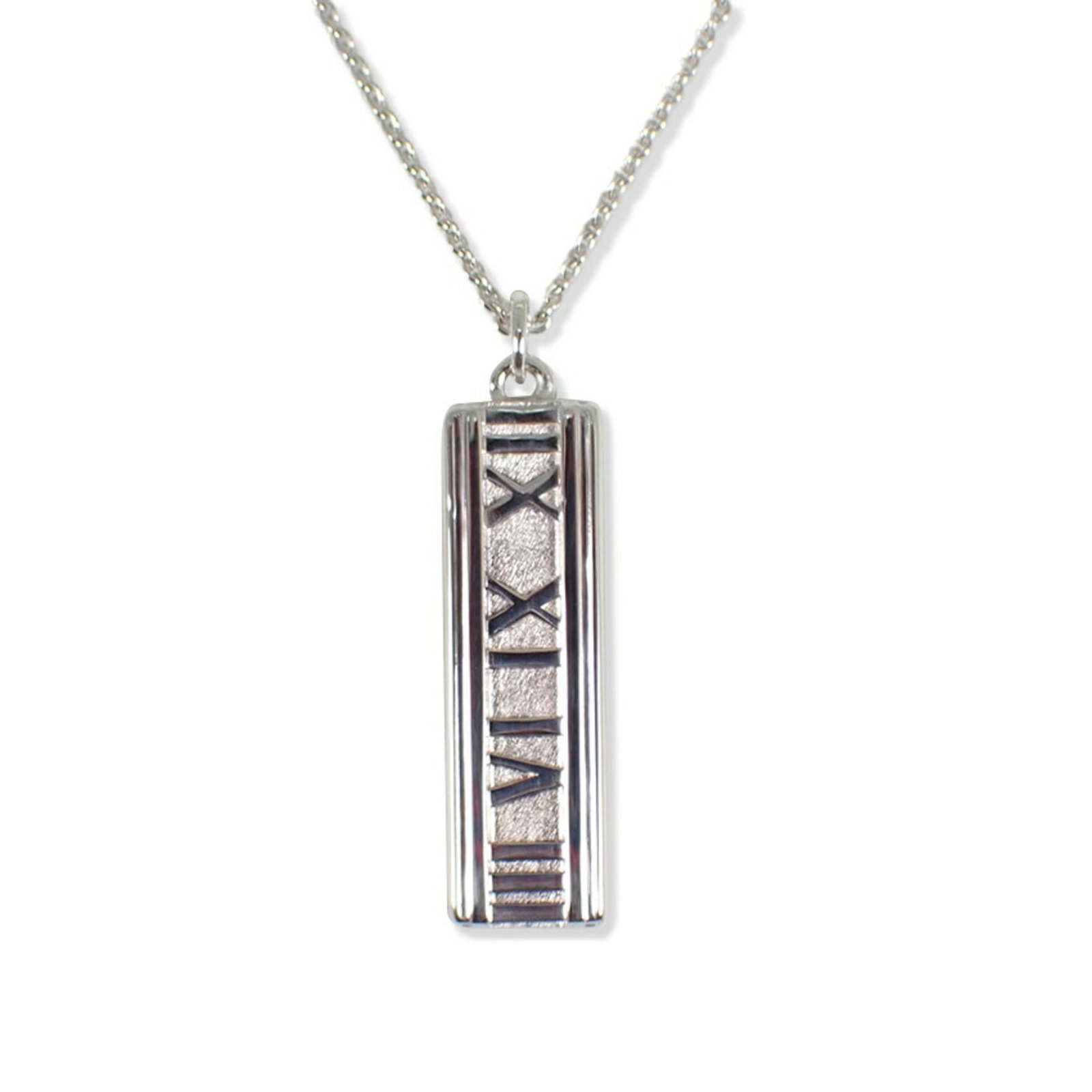 Atlas 925 Necklace Pendant Tiffany: Atlas 925 Necklace Pendant Tiffany Sterling silver necklace pendant from Tiffany, featuring a classic design with a subtle elegance. The 41cm chain circumference and 35mm x 10mm pendant size make it a