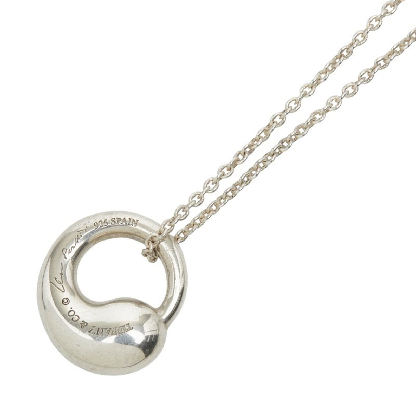 Tiffany Women 925 Silver Necklace Circle Eternal In: Tiffany Women 925 Silver Necklace Circle Eternal In Tiffany's Women Circle Eternal In Necklace features a beautiful silver pendant with a subtle design, measuring 13.5mm x 12.2mm. This 41cm necklace