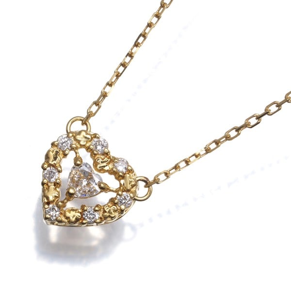 Ahkah Necklace Diamond 0.14Ct Princess Heart 18K 750 Yellow Gold: Ahkah Necklace Diamond 0.14Ct Princess Heart 18K 750 Yellow Gold The Ahkah Necklace features a stunning 0.14Ct princess-cut diamond at its center, set in 18k yellow gold. This elegant heart-shaped
