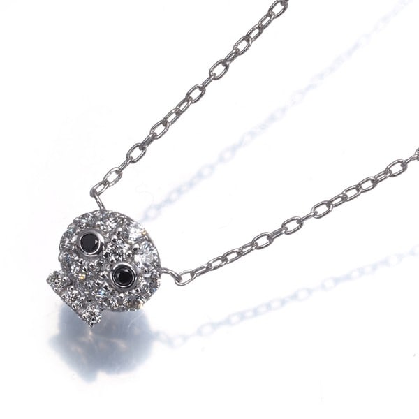 Ponte Vecchio Necklace Black&Clear Diamond 0.14Ct/ 0.01Ct Skull 18K Wg: Ponte Vecchio Necklace Black&Clear Diamond 0.14Ct/ 0.01Ct Skull 18K Wg The Ponte Vecchio Necklace boasts an elegant combination of black and clear diamonds, with the striking presence of a 0.01ct