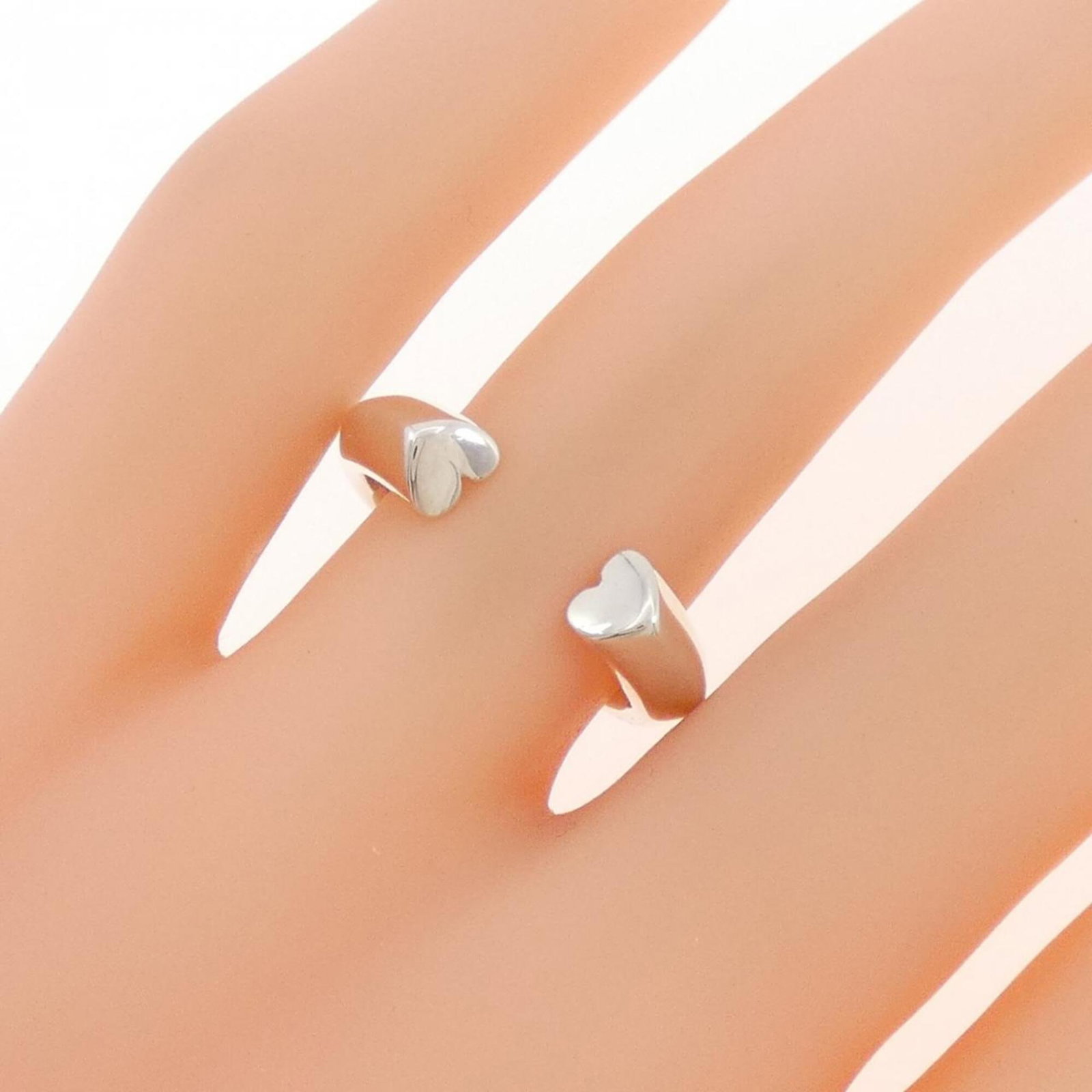 Tiffany ring tenderness - 5
