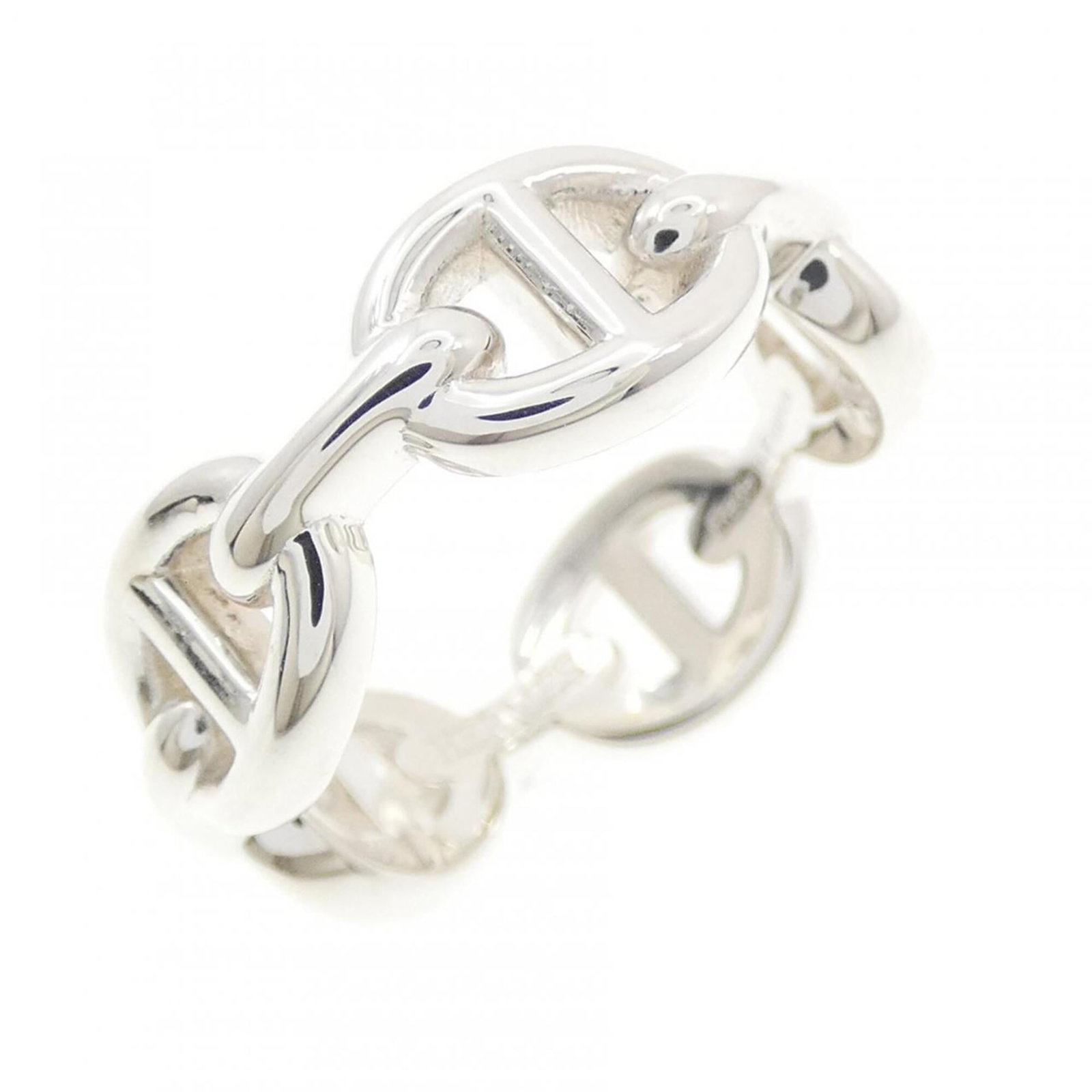 Ring Hermes Silver Band 925: Ring Hermes Silver Band 925 The Hermes Silver Band 925 features a sleek and sophisticated design, crafted from high-quality silver. With its classic style and subtle details, this ring is perfect for