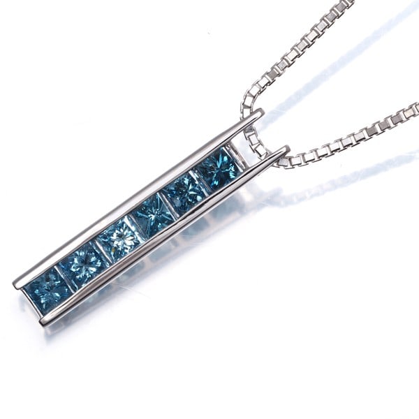 Blue Diamond 1.30Ct Princess-Cut Necklace 18K 750 White Gold: Blue Diamond 1.30Ct Princess-Cut Necklace 18K 750 White Gold 18k white gold pendant showcases a stunning 1.30ct princess-cut diamond, expertly crafted to bring out the stone's exceptional brilliance.