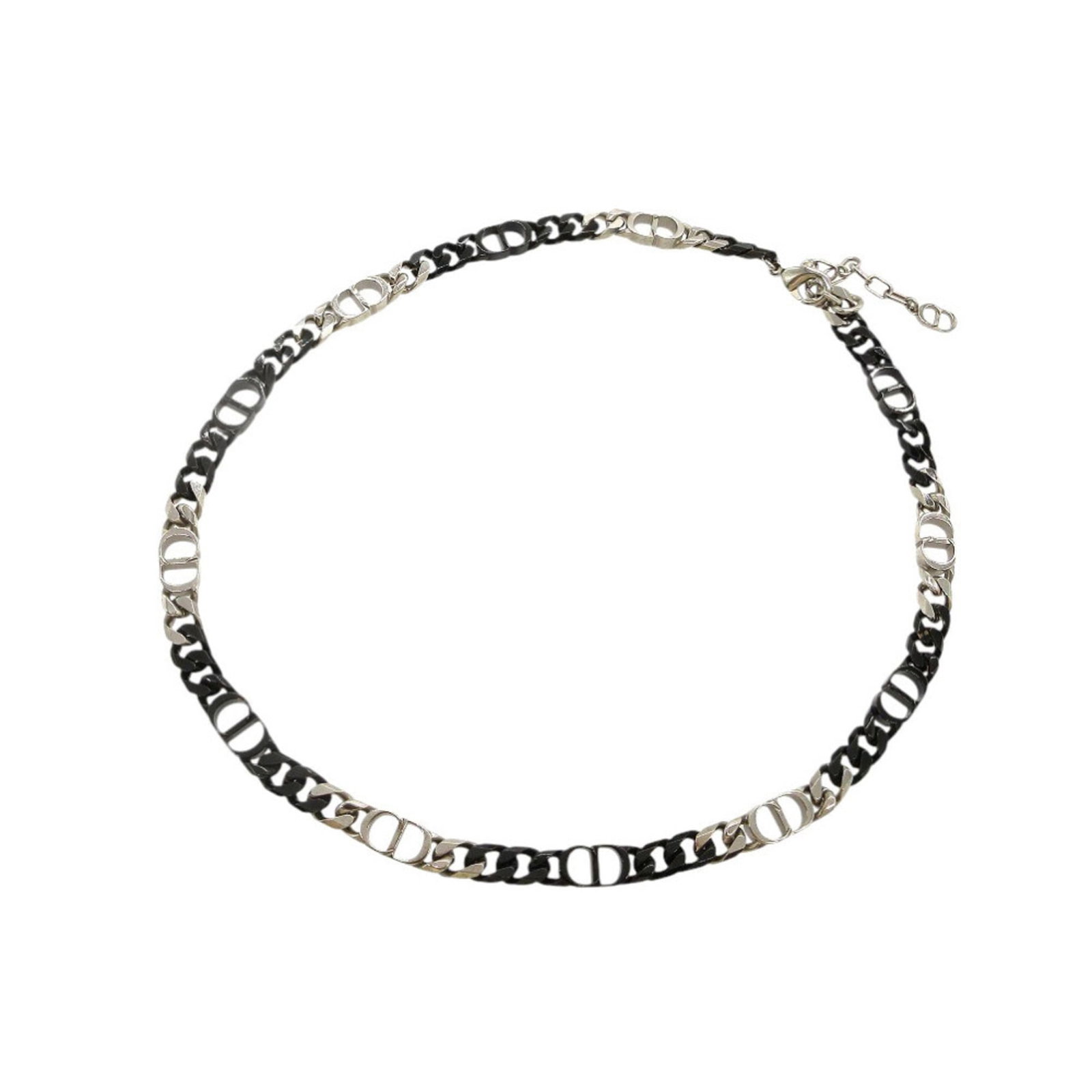 Christian Dior Excellent Condition Dior Cd Icon Chain Link Bicolor Necklace In Brass Black And: Christian Dior Excellent Condition Dior Cd Icon Chain Link Bicolor Necklace In Brass Black And Brass chain link necklace in black and silver, featuring the iconic Dior CD logo. This excellent