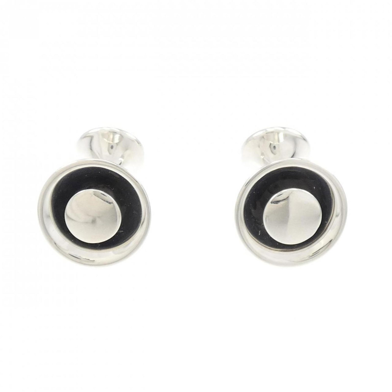 Hermes Cufflinks Silver 925: Hermes Cufflinks Silver 925 Silver 925 Hermes Cufflinks - Used in Very Good Condition. These cufflinks, made from high-quality silver, bear the signature of the renowned French fashion house Hermes. S