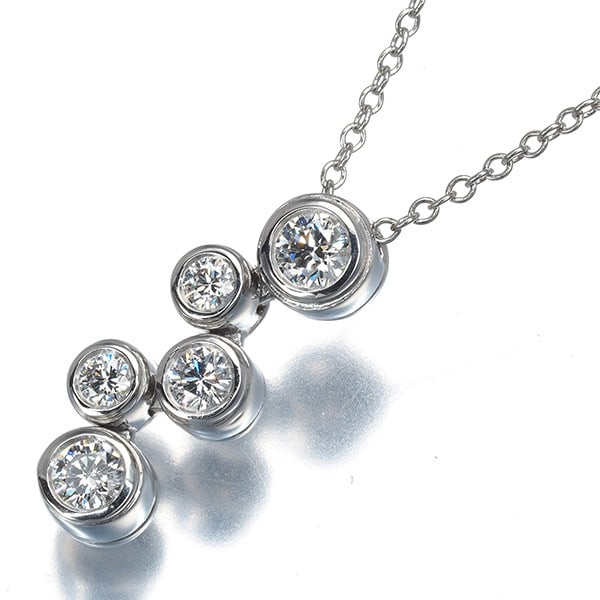 Tiffany&Co. Necklace Diamond Bubble 950 Platinum: Tiffany&Co. Necklace Diamond Bubble 950 Platinum Tiffany & Co.'s Bubble necklace showcases a natural diamond pendant set in platinum, a metal purity of 950. This elegant design from the Tiffany & Co.