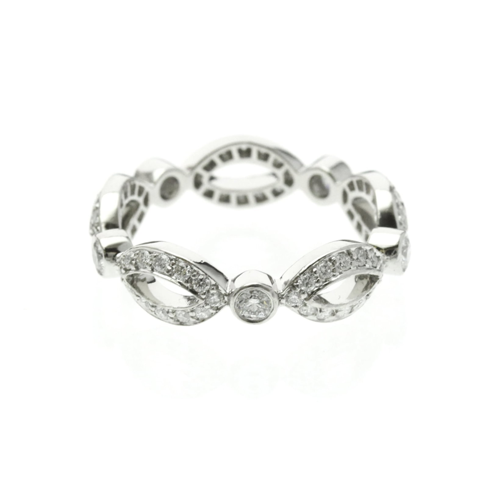Tiffany band ring platinum: Tiffany band ring platinum Platinum band ring from Tiffany featuring a diamond stone, available in size 5.5 and width 7mm. Made from high-quality platinum metal with a purity of 950, this ring showcas