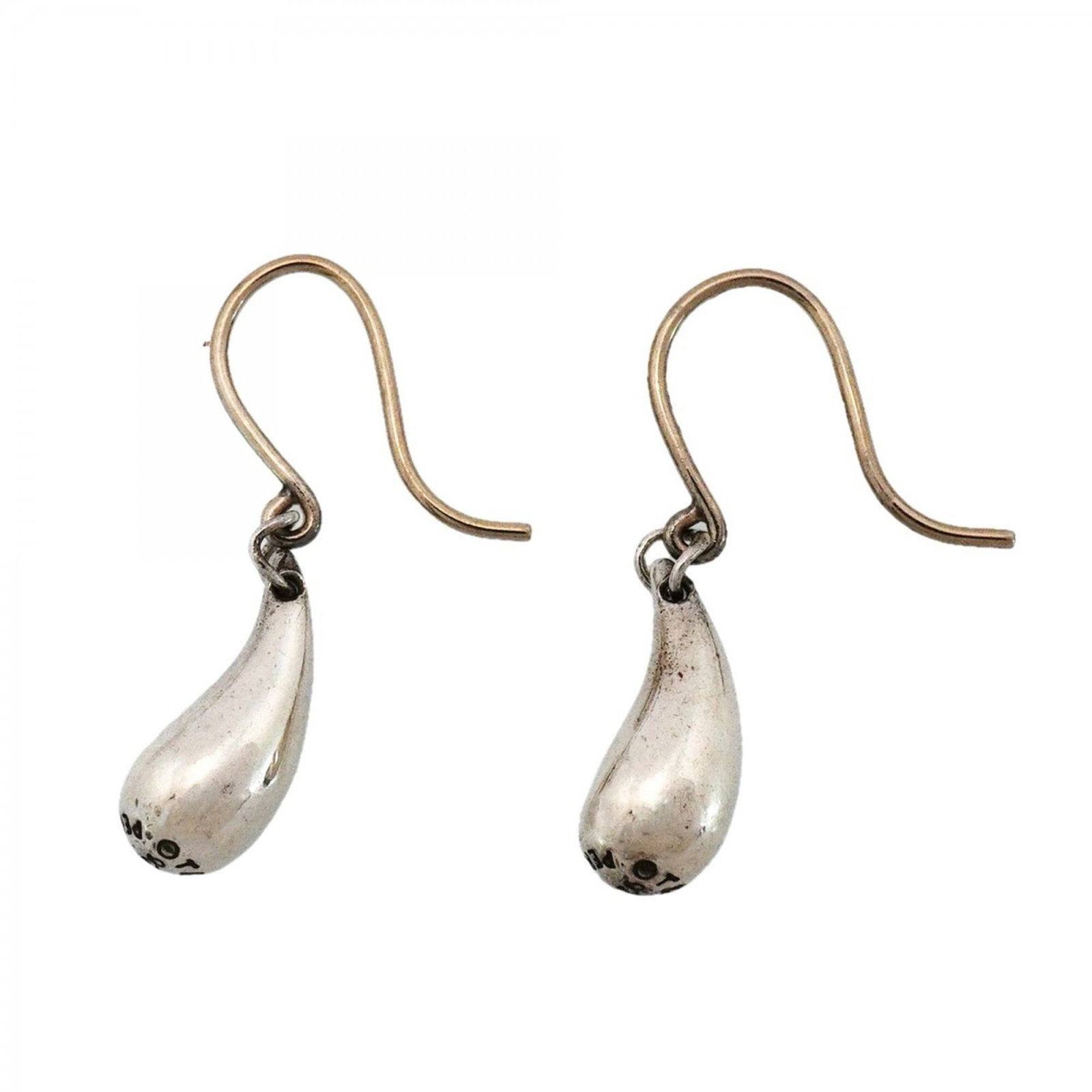 Silver 925 stud earrings by Tiffany: Silver 925 stud earrings by Tiffany Silver 925 stud earrings by Tiffany, bearing the hallmark of quality craftsmanship and attention to detail, feature a sleek design with subtle elegance. Made from d