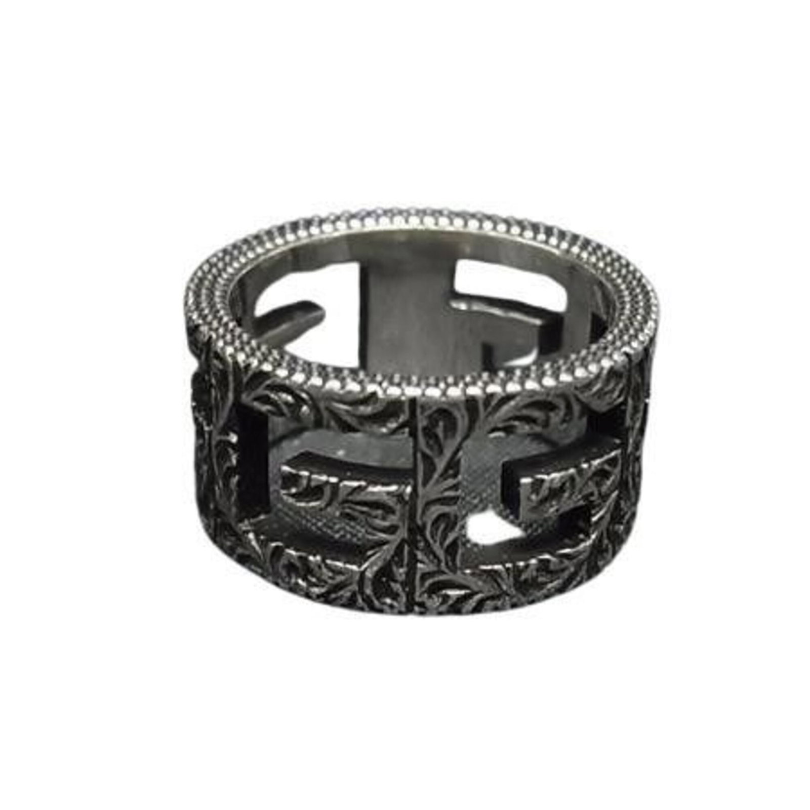 Gucci ring band silver 925: Gucci ring band silver 925 Silver band ring from Gucci, made from high-quality silver 925 material. The ring features a sleek and modern design with some minor scratches and traces of usage visible. I