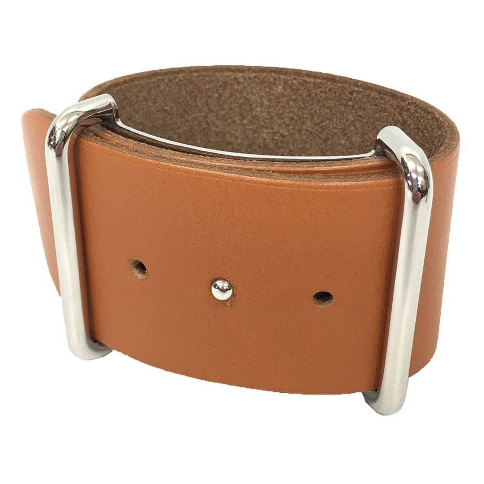 Hermes Charm Bracelet Leather: Hermes Charm Bracelet Leather Camel-colored leather charm bracelet from Hermes, featuring a classic design with subtle scratches and signs of wear. Measuring 16-19cm in length, this used charm bracele
