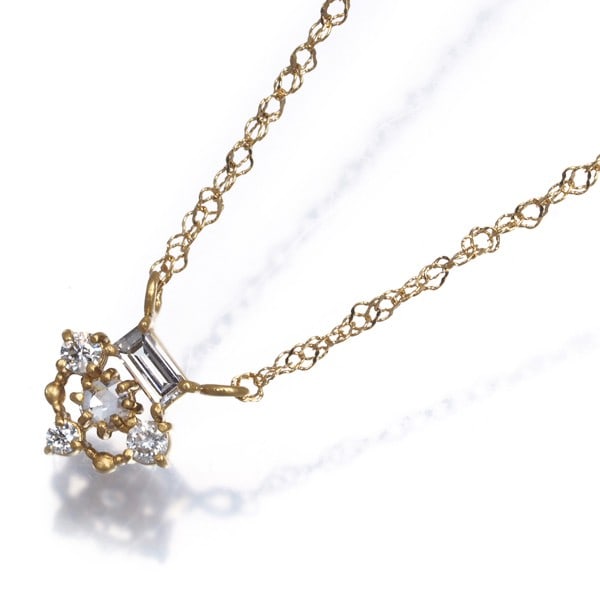Diamond 0.11Ct Necklace 18K 750 Yellow Gold: Diamond 0.11Ct Necklace 18K 750 Yellow Gold 18k Yellow Gold Diamond Pendant Necklace featuring a natural diamond weighing 0.11 carats, set in a beautiful pendant design that showcases the beauty of th