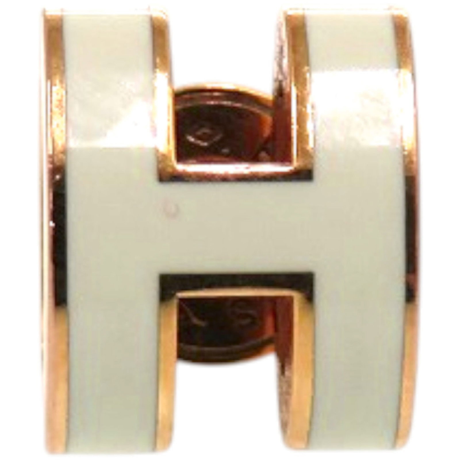 Hermes Stud Earrings Metal: Hermes Stud Earrings Metal Stud earrings featuring the iconic Hermes design, crafted from metal with a 9.00mm x 7.00mm size and bearing traces of usage, scratches / dirt can be seen but generally in