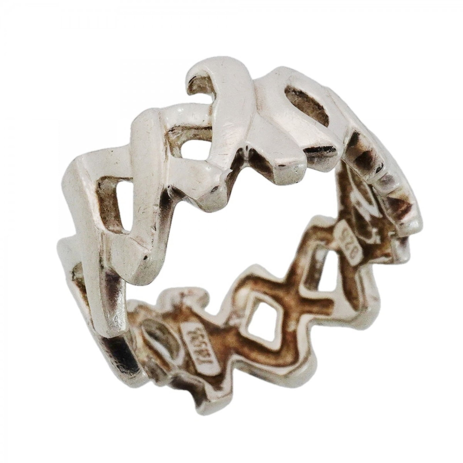 Tiffany Band Ring Silver 925: Tiffany Band Ring Silver 925 Silver 925 Tiffany Band Ring, Us Size 6.5, in good condition with traces of usage and minor scratches. This band ring features a silver 925 material and bears the Tiffany