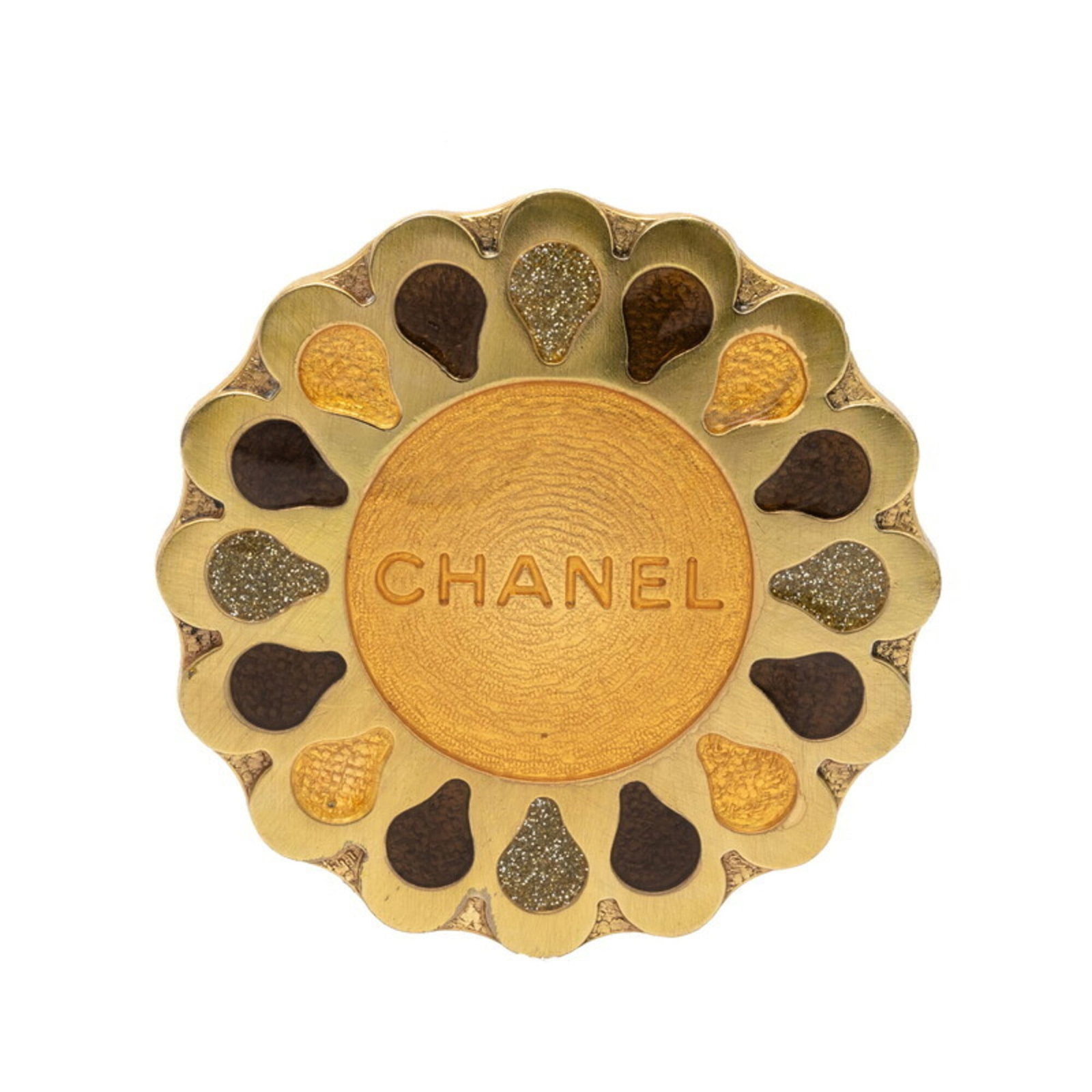 Gold Plating Brooch Chanel: Gold Plating Brooch Chanel Gold Plating Brooch Chanel - A Vintage Treasure with Character. This gold plating brooch features a sleek design and measures 4.88cm x 4.88cm, making it a stylish addition