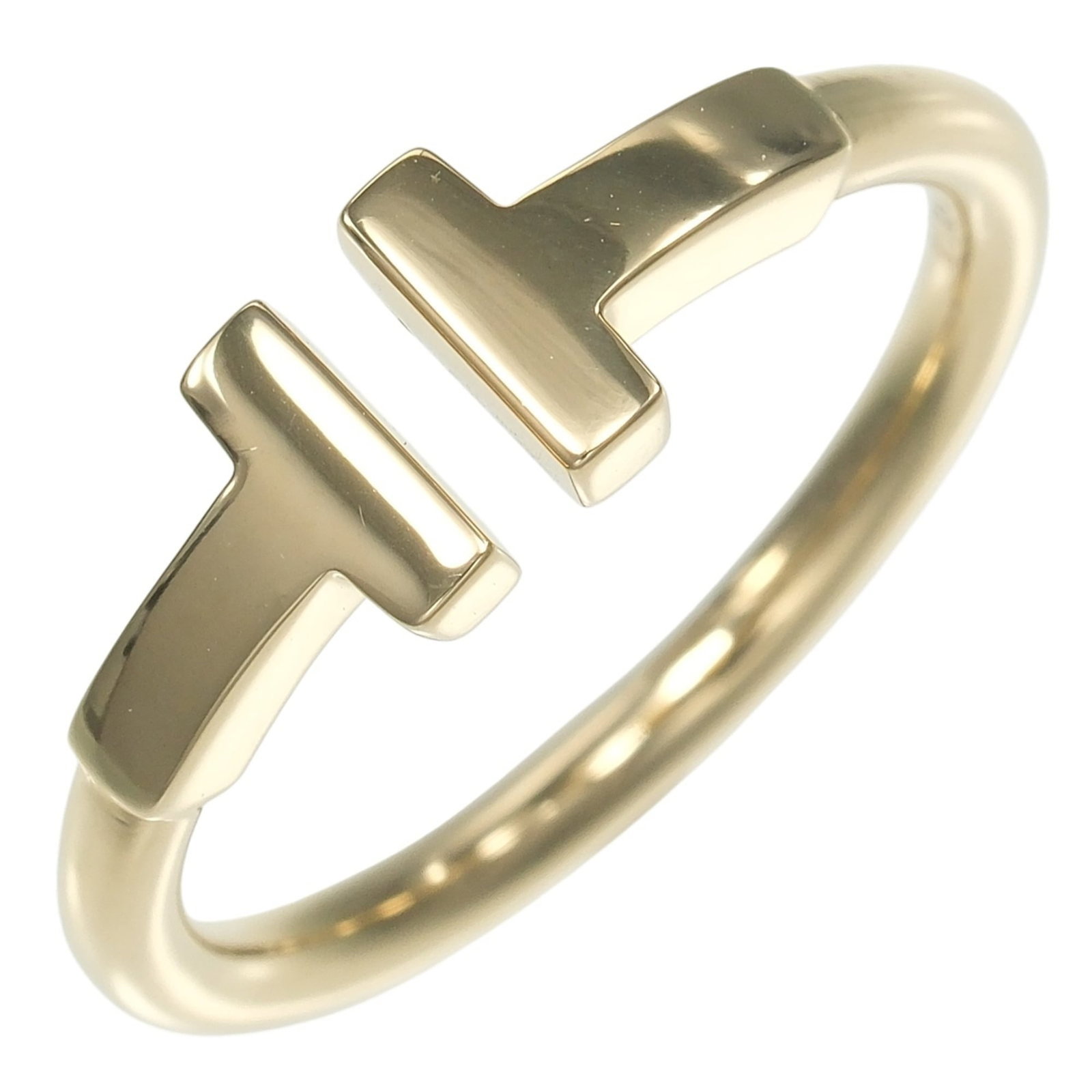 Tiffany Ring Gold Yellow 18K: Tiffany Ring Gold Yellow 18K Tiffany Ring Gold Yellow 18K - A beautiful band ring featuring yellow gold (18K) craftsmanship, bearing a few traces of usage and minor scratches. This used ring is in ver