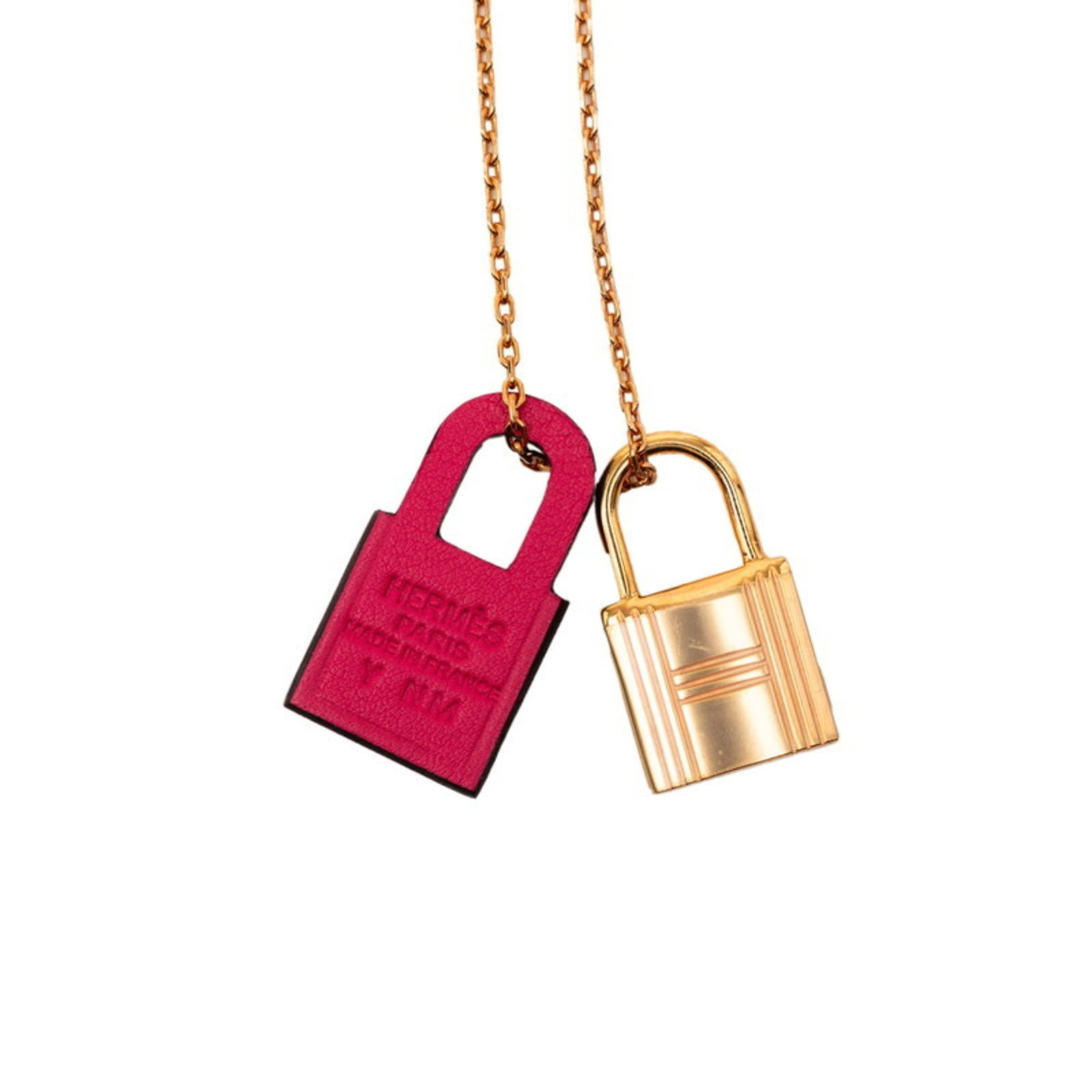 Hermes O'Kelly Pm Pendant Necklace In Gold Pink Plated Leather For Women Swift: Hermes O'Kelly Pm Pendant Necklace In Gold Pink Plated Leather For Women Swift Gold Pink Plated Leather Pendant Necklace from Hermes, featuring a 23mm x 13mm gold pink plated leather pendant