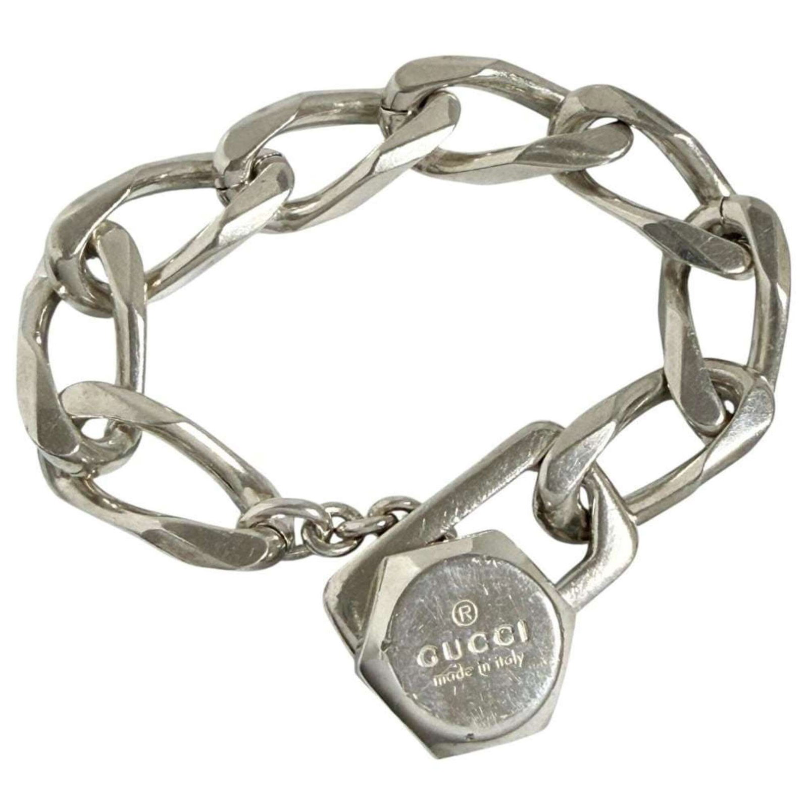 Gucci Charm Bracelet Silver 925: Gucci Charm Bracelet Silver 925 Silver 925 Gucci Charm Bracelet - A stylish accessory with a touch of luxury, featuring the iconic Gucci charm design. This used bracelet boasts a sleek silver finish a