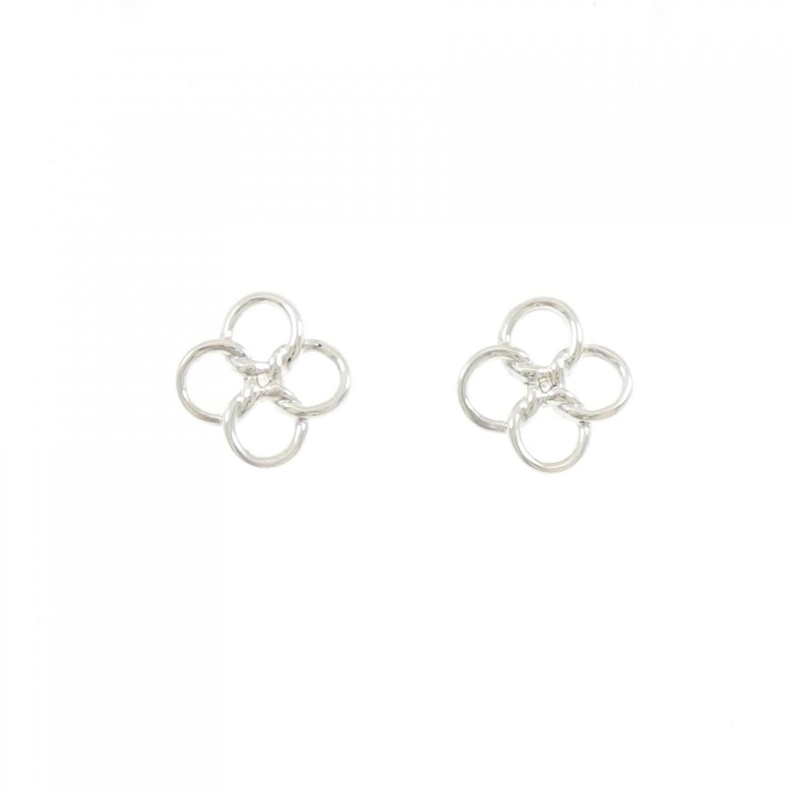Silver 925 stud earrings by Tiffany: Silver 925 stud earrings by Tiffany Silver 925 stud earrings by Tiffany, featuring a classic design with a subtle sheen. Made from high-quality silver, these earrings showcase a timeless elegance