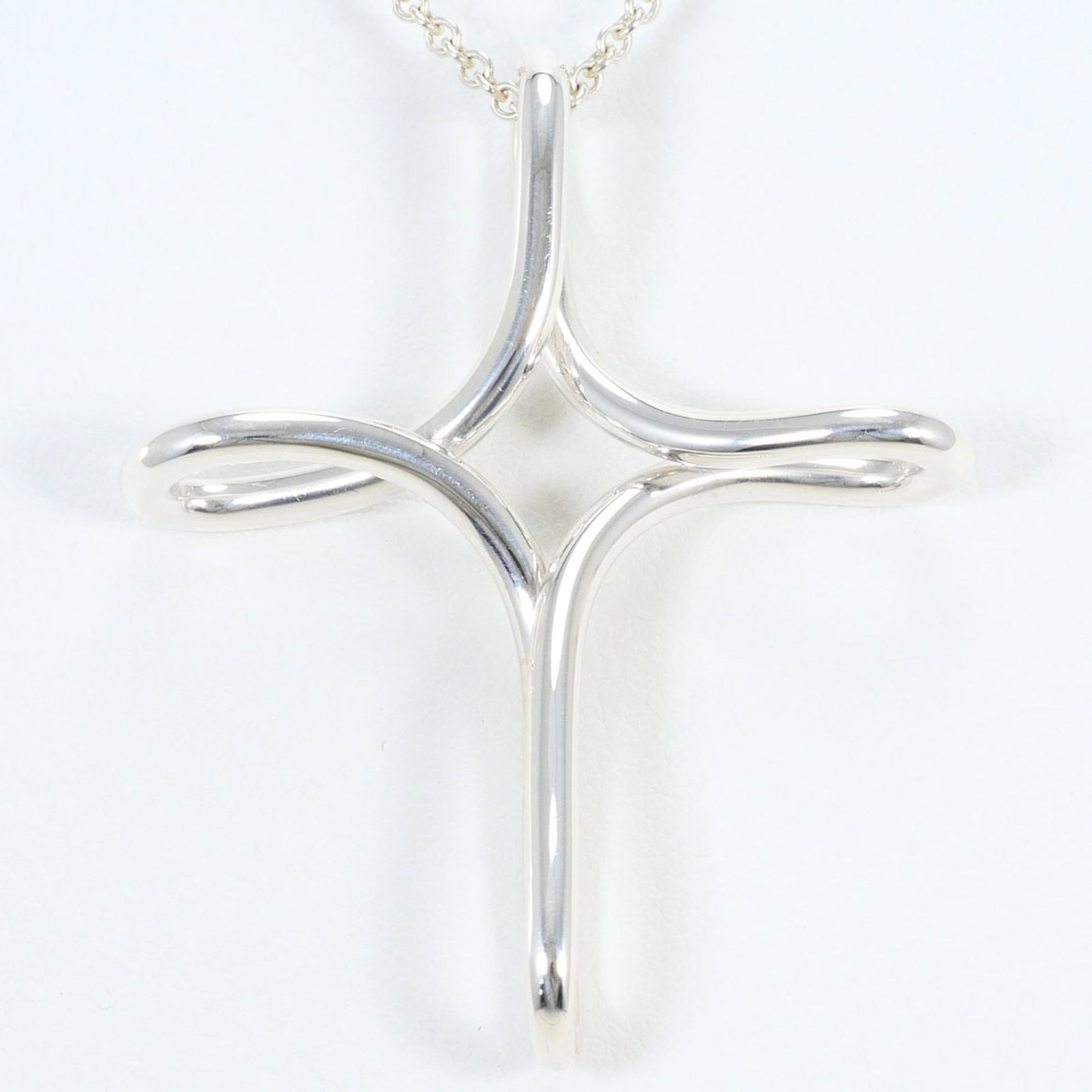 Tiffany & Co. Infinity Cross Silver Necklace Total Weight 10.6G 76Cm Like New Condition Free Gift: Tiffany & Co. Infinity Cross Silver Necklace Total Weight 10.6G 76Cm Like New Condition Free Gift Tiffany & Co. Infinity Cross Silver Necklace Total Weight 10.6G 76Cm Like New Condition Free